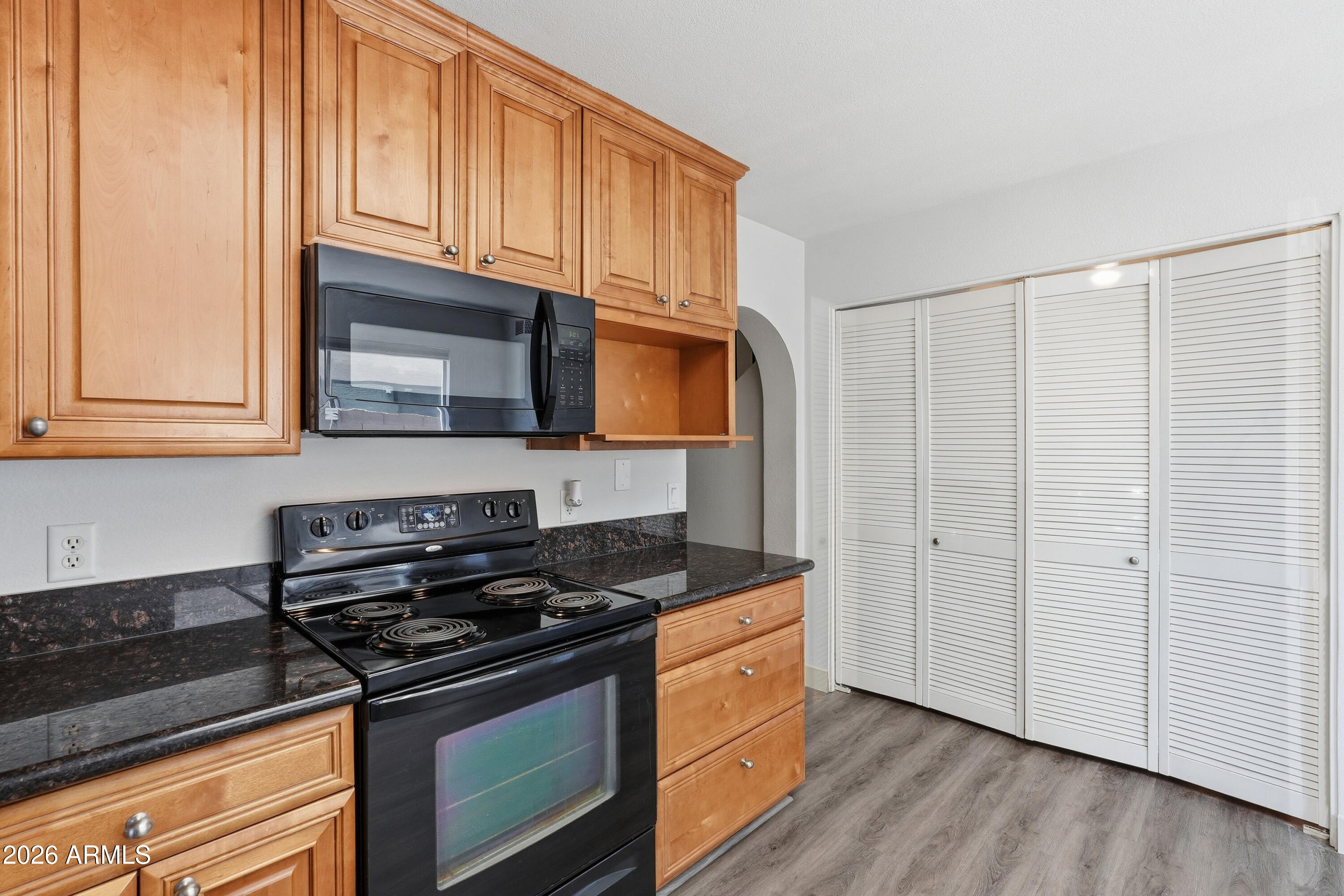 TWELVE OAKS - Residential