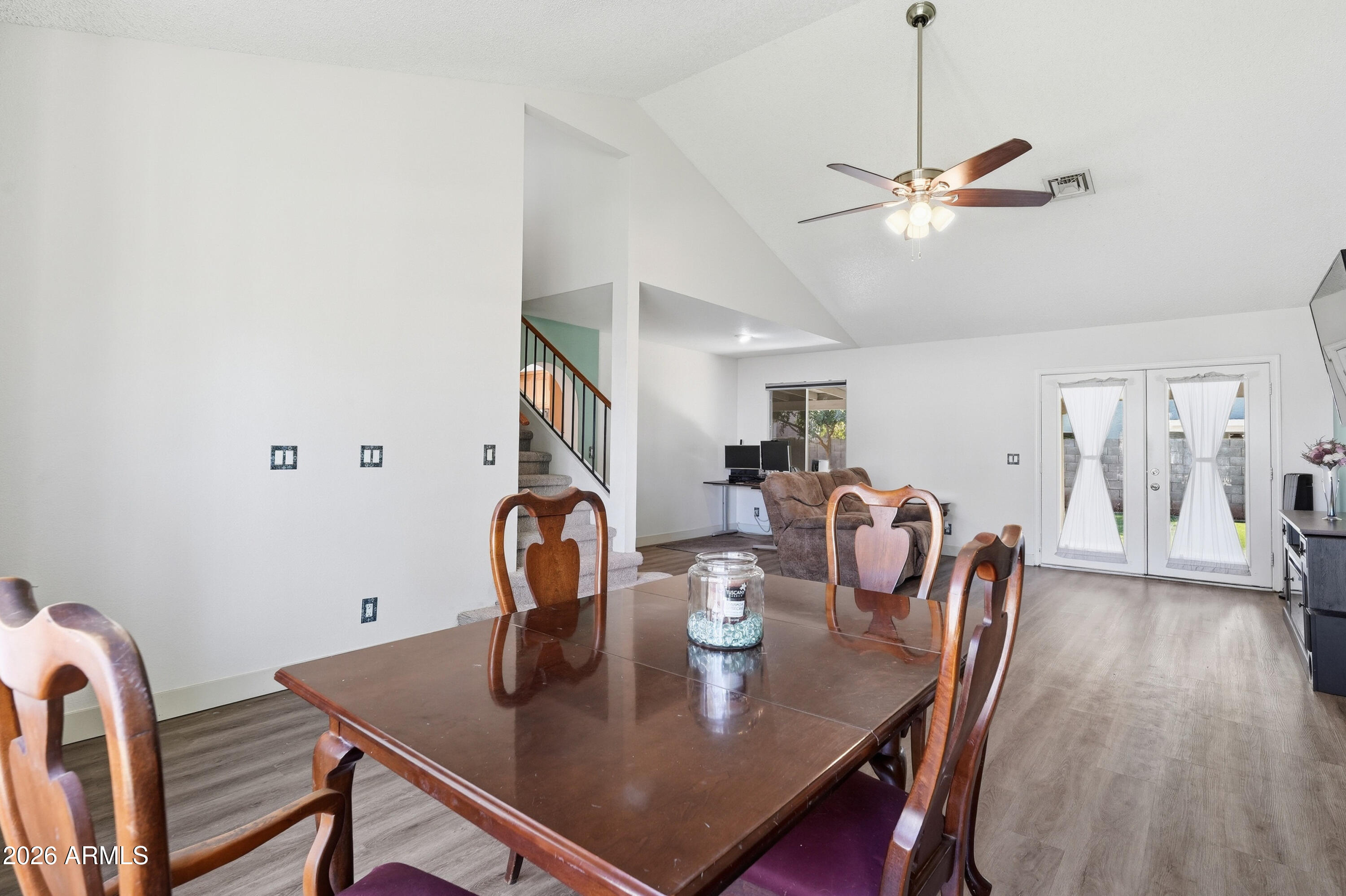 TWELVE OAKS - Residential