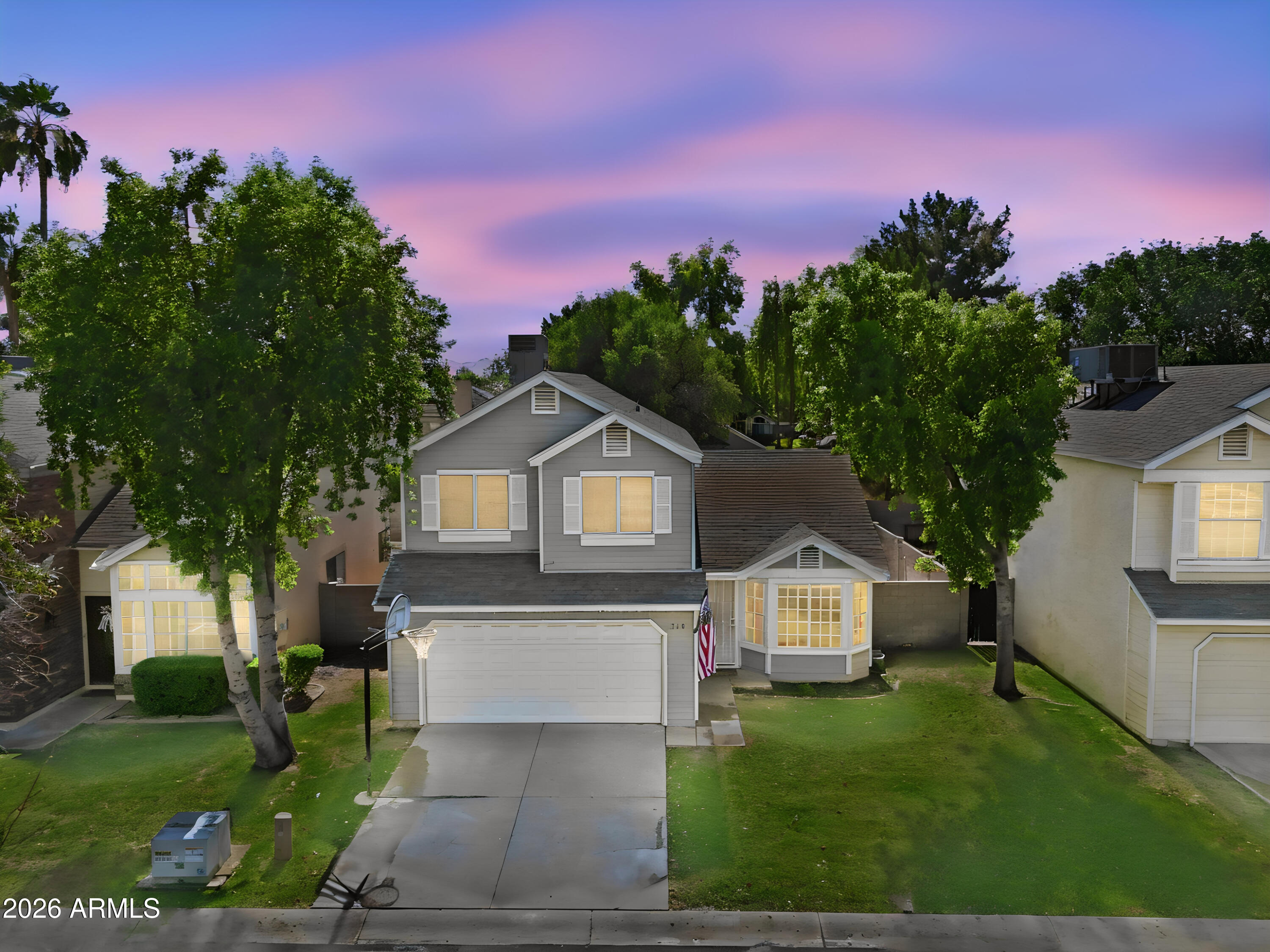 TWELVE OAKS - Residential