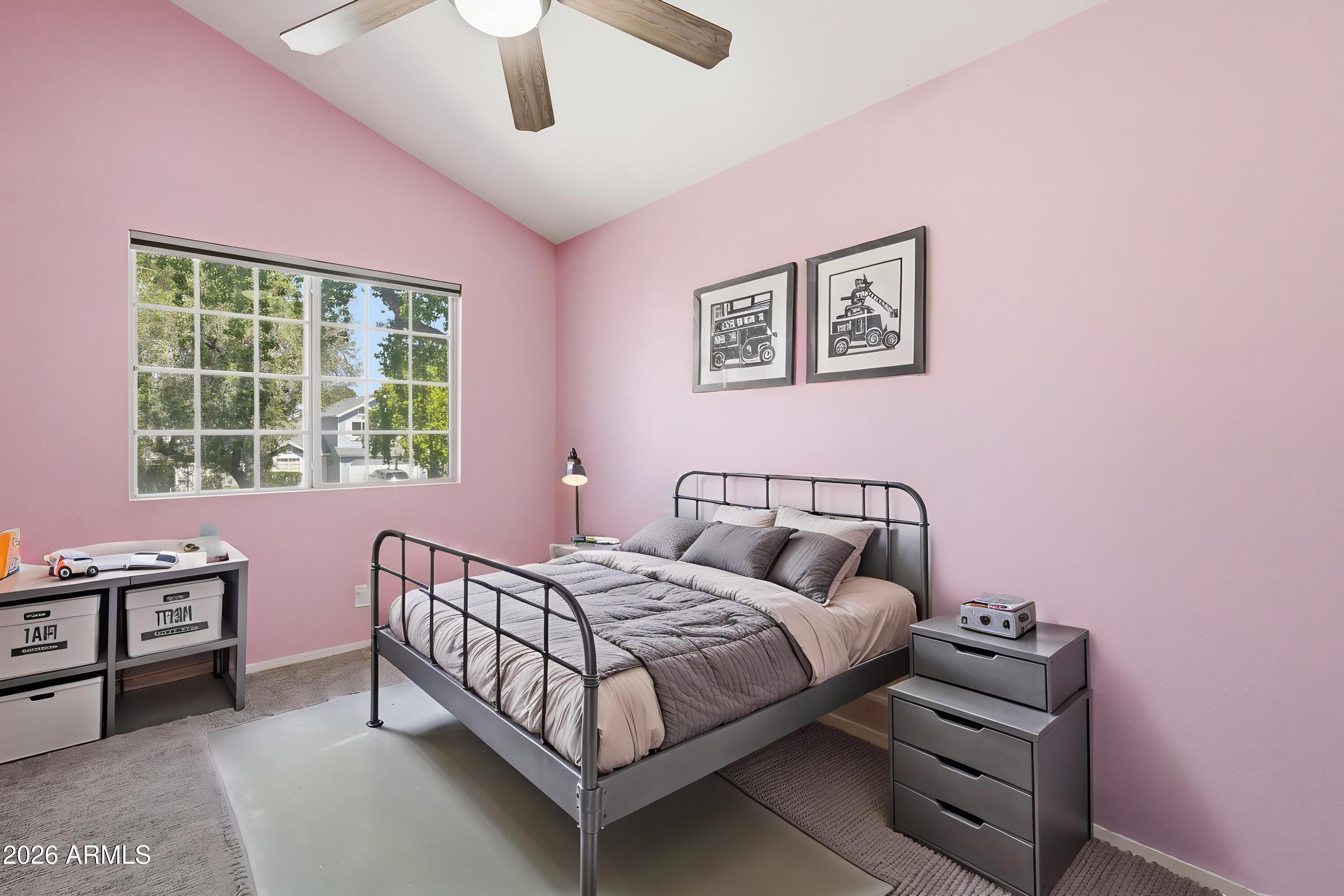 TWELVE OAKS - Residential