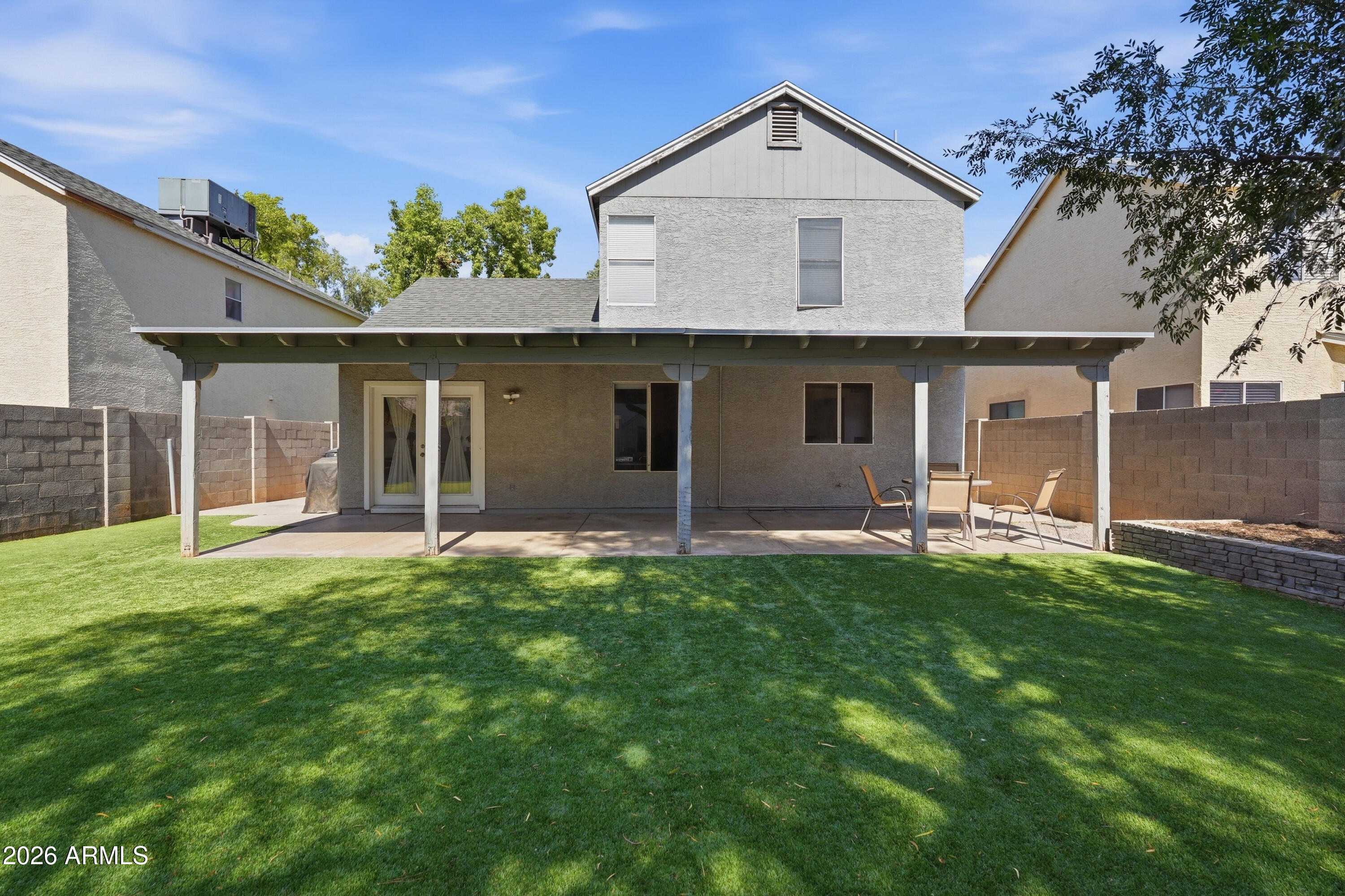 TWELVE OAKS - Residential