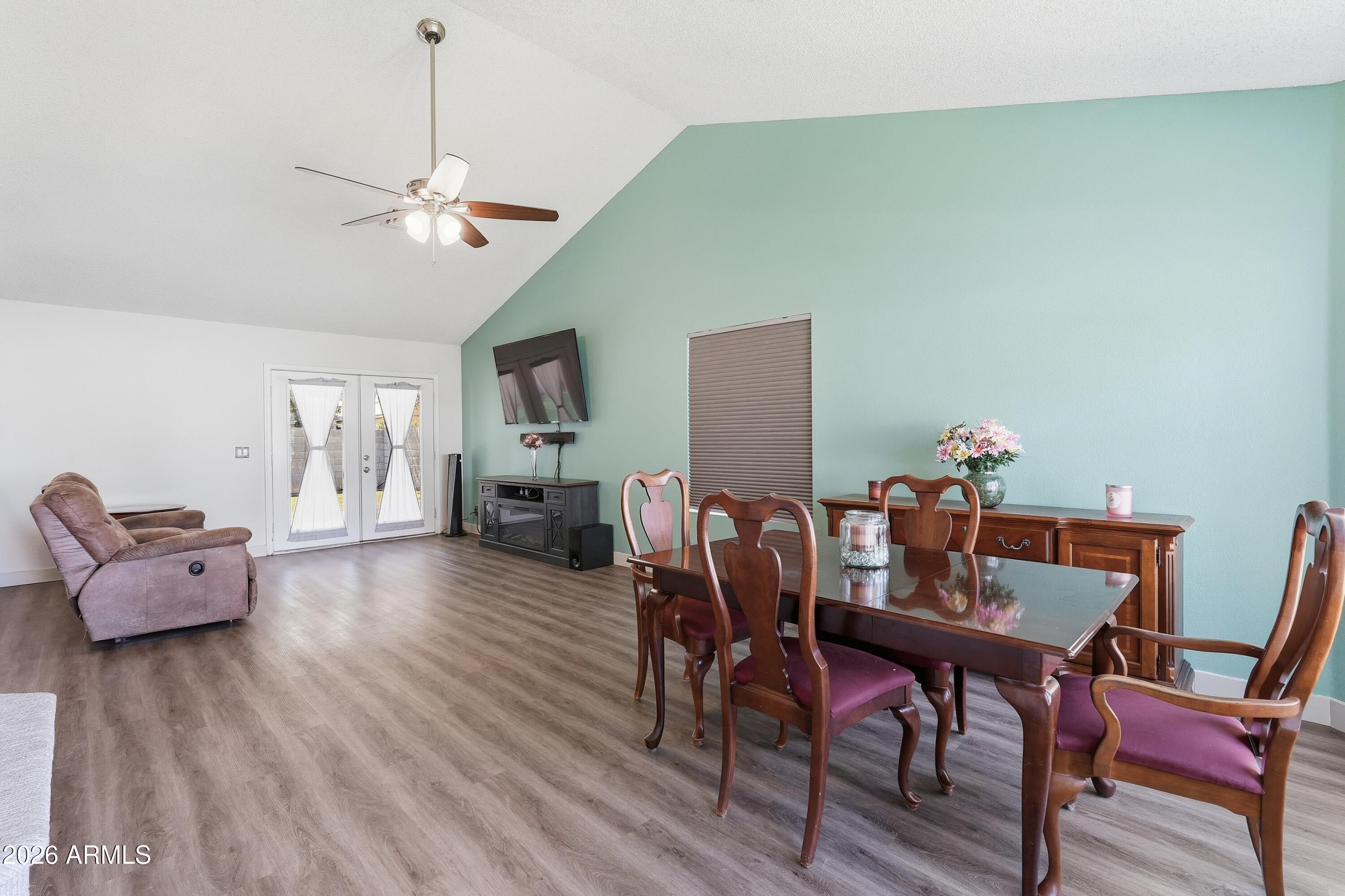 TWELVE OAKS - Residential