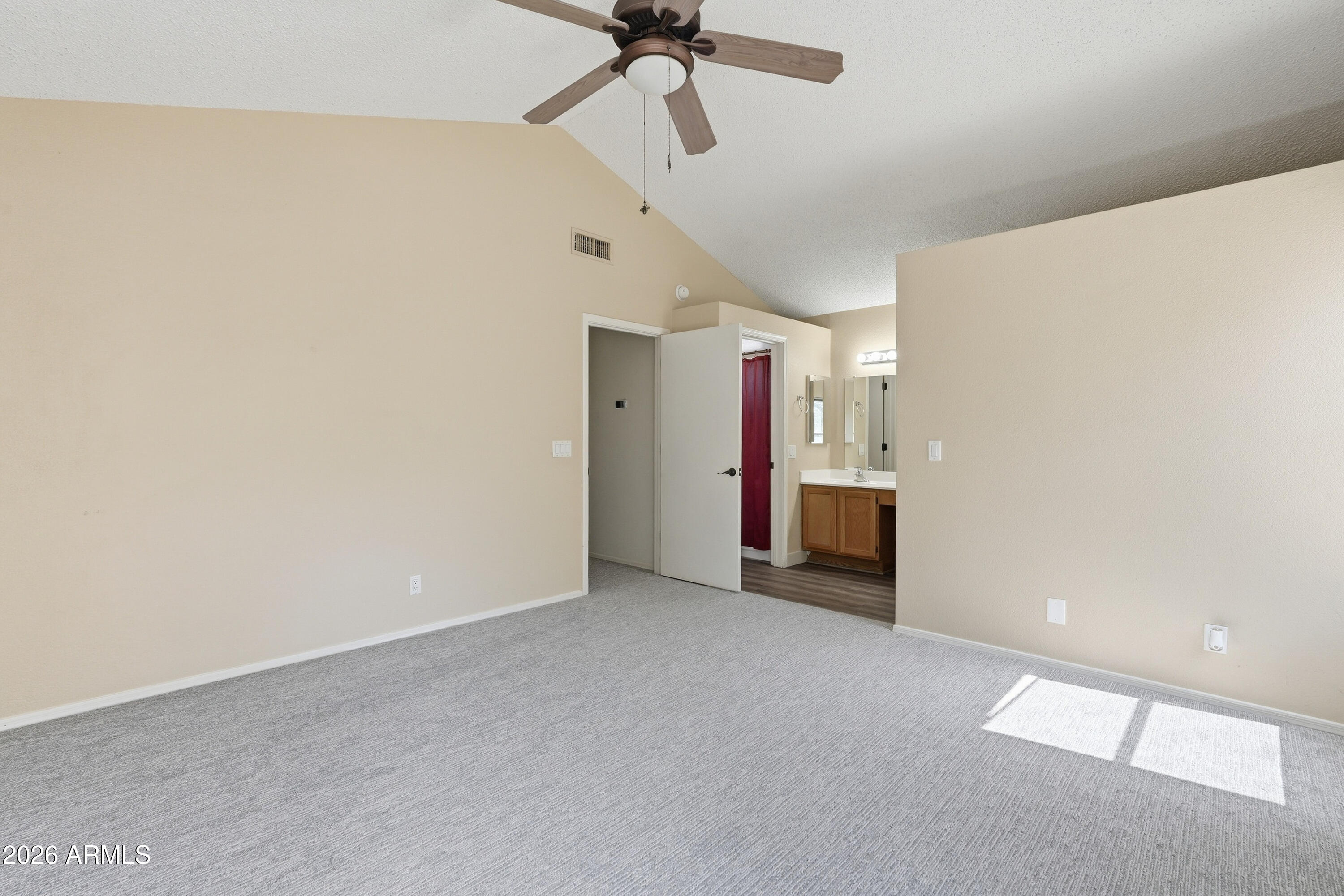 TWELVE OAKS - Residential