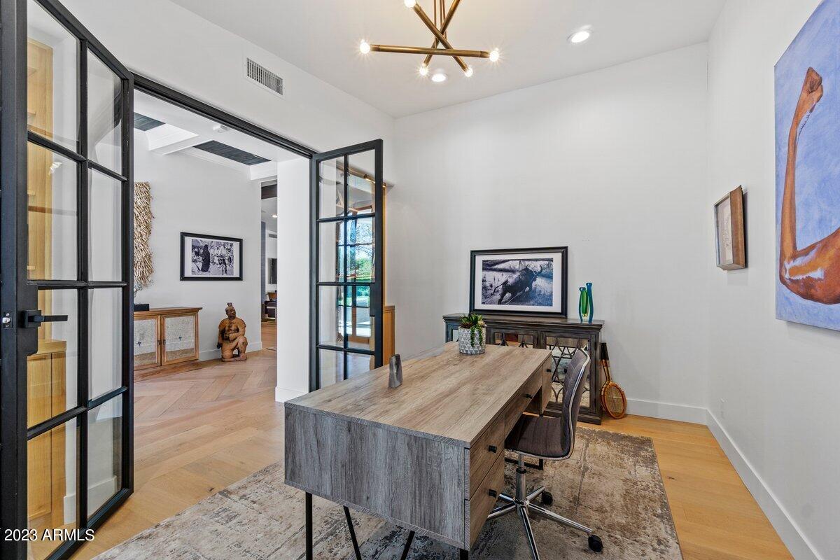LAFAYETTE VILLA 5 - Residential