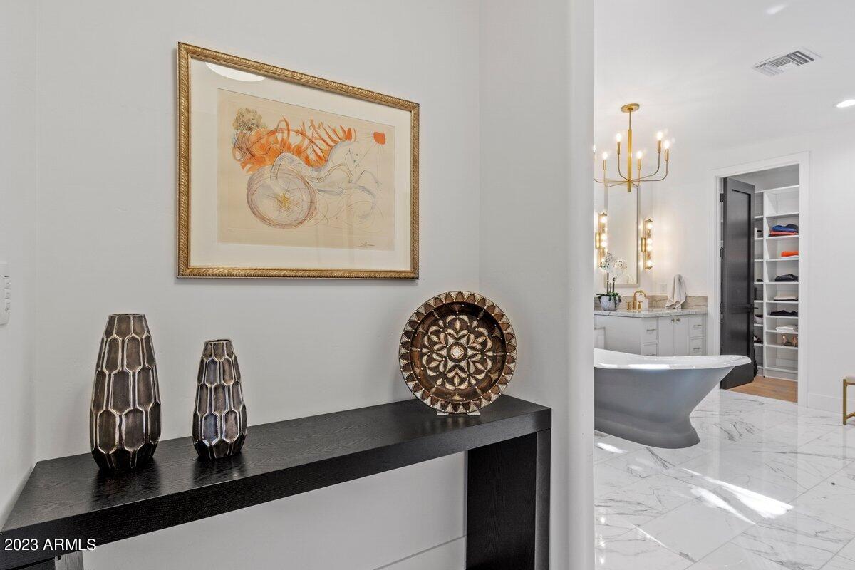 LAFAYETTE VILLA 5 - Residential