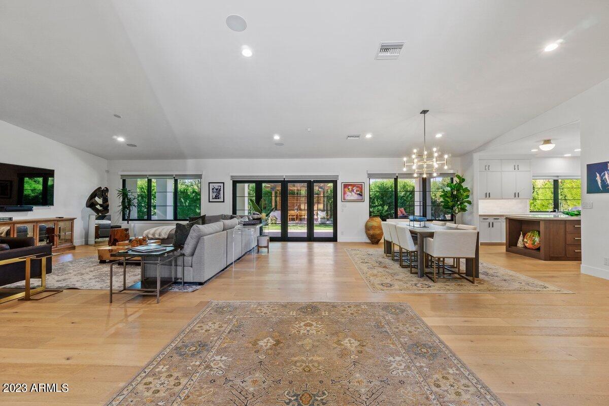 LAFAYETTE VILLA 5 - Residential