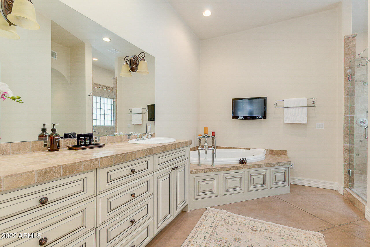HUMMINGBIRD VISTA - Residential