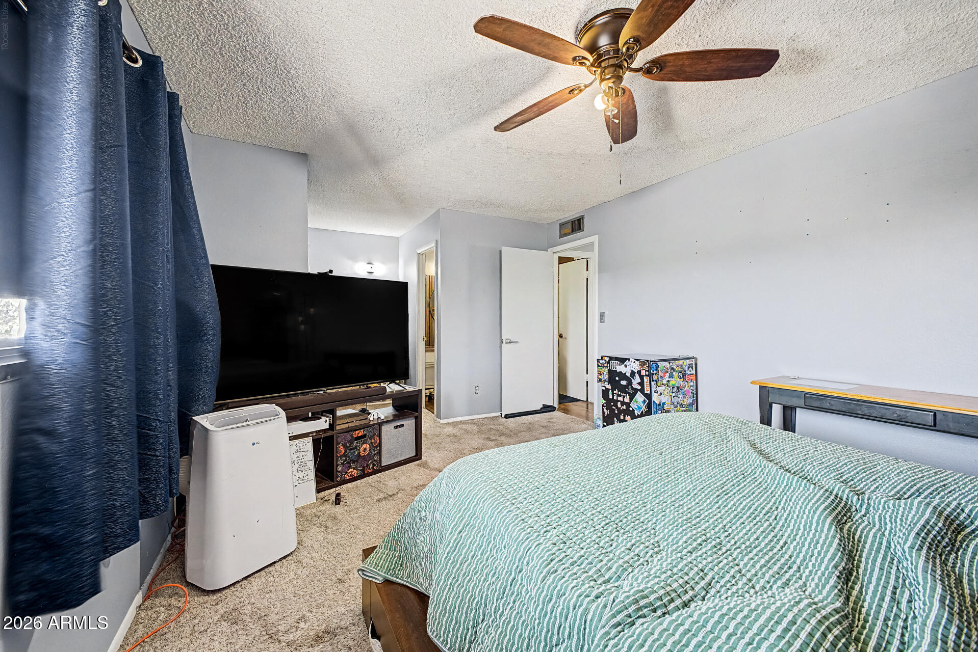 WEST PLAZA TOWNHOUSE - Residential