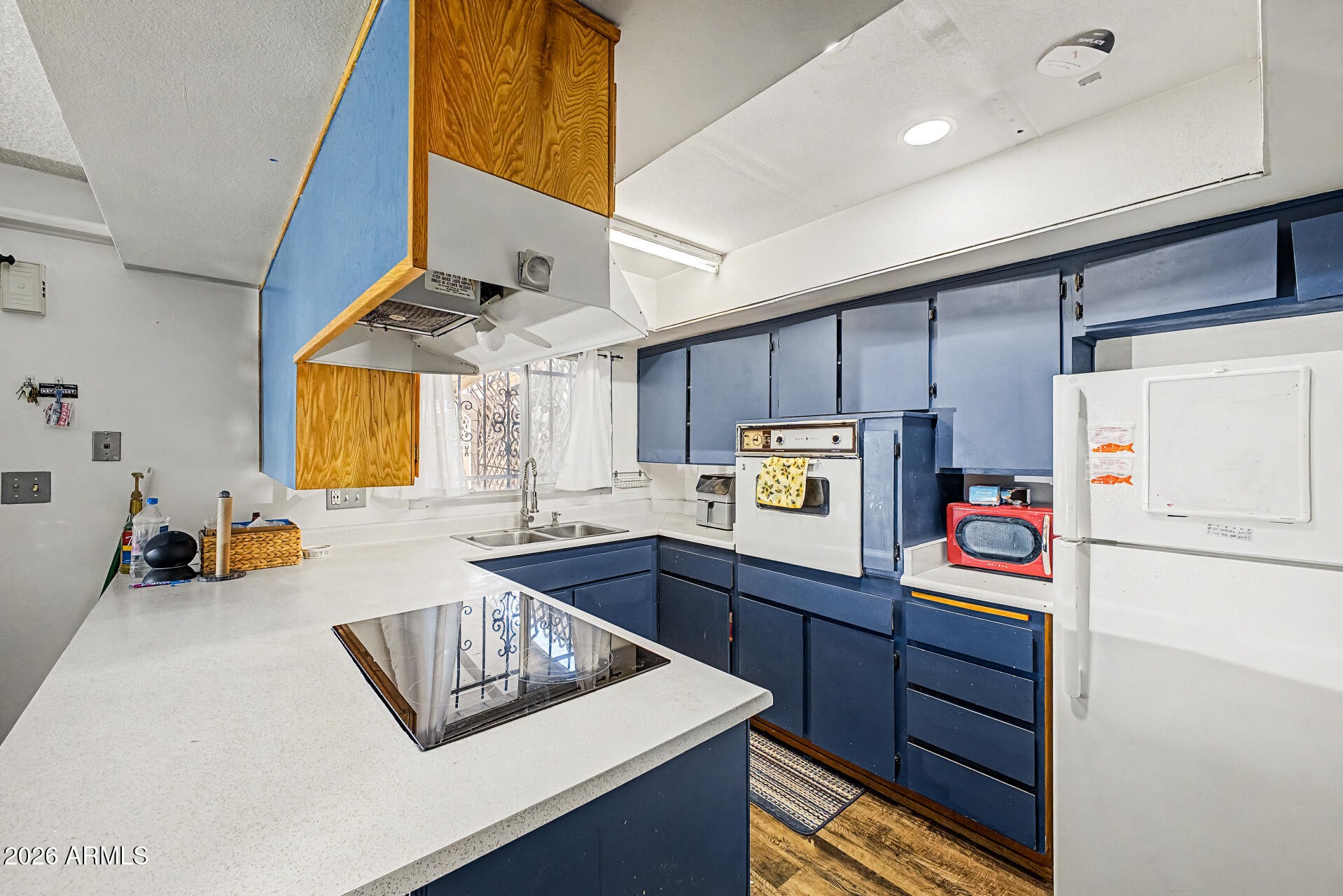 WEST PLAZA TOWNHOUSE - Residential