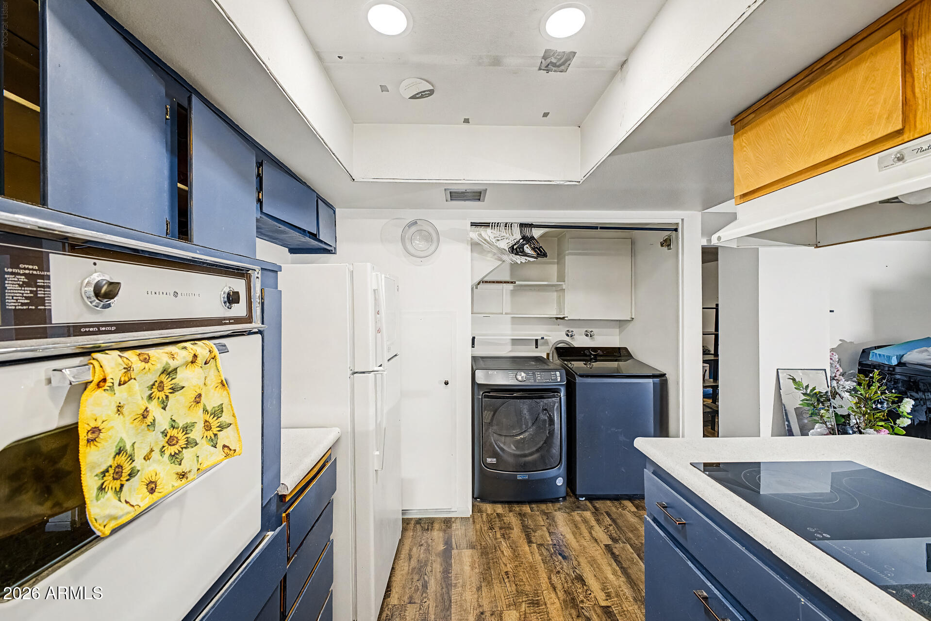 WEST PLAZA TOWNHOUSE - Residential