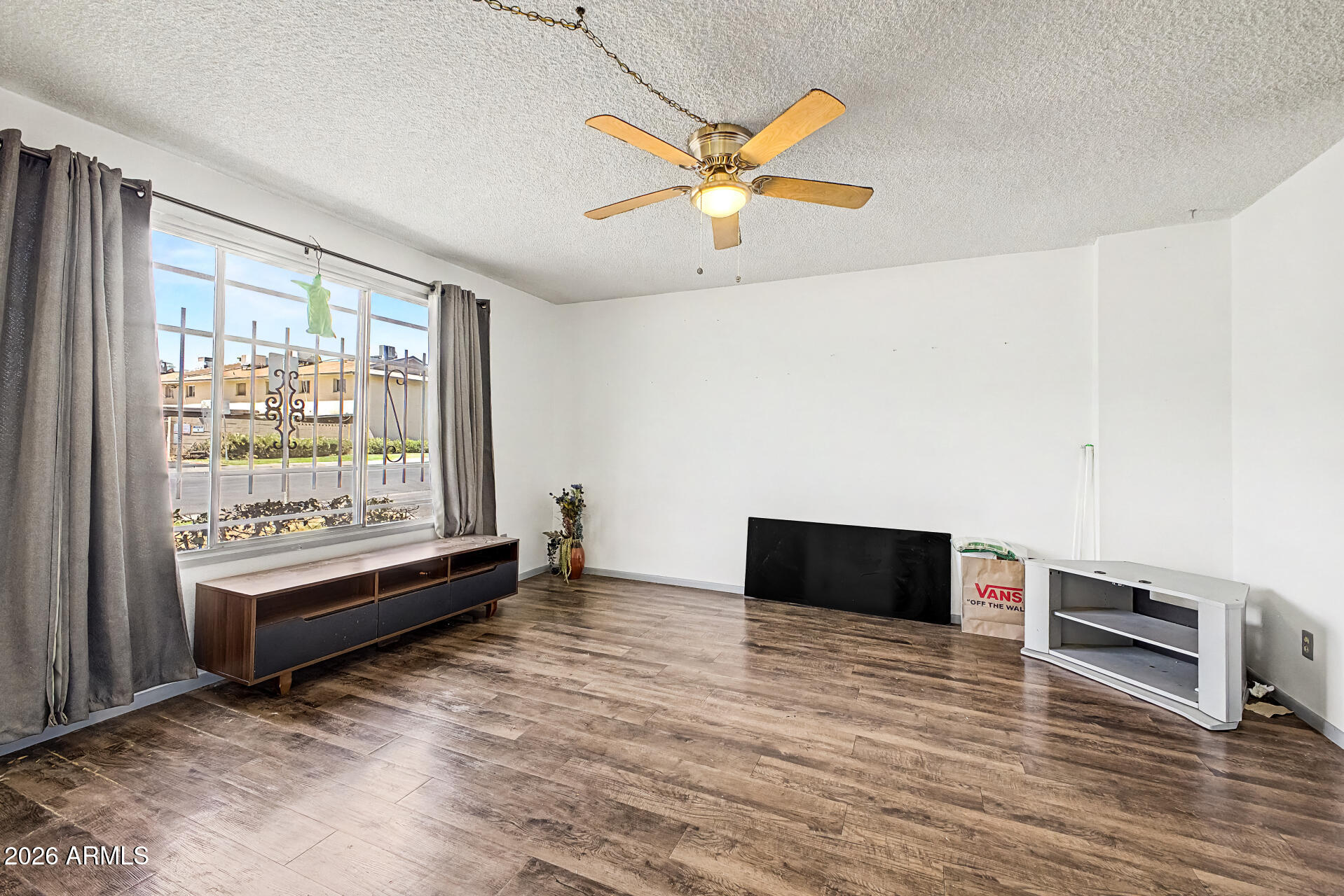 WEST PLAZA TOWNHOUSE - Residential