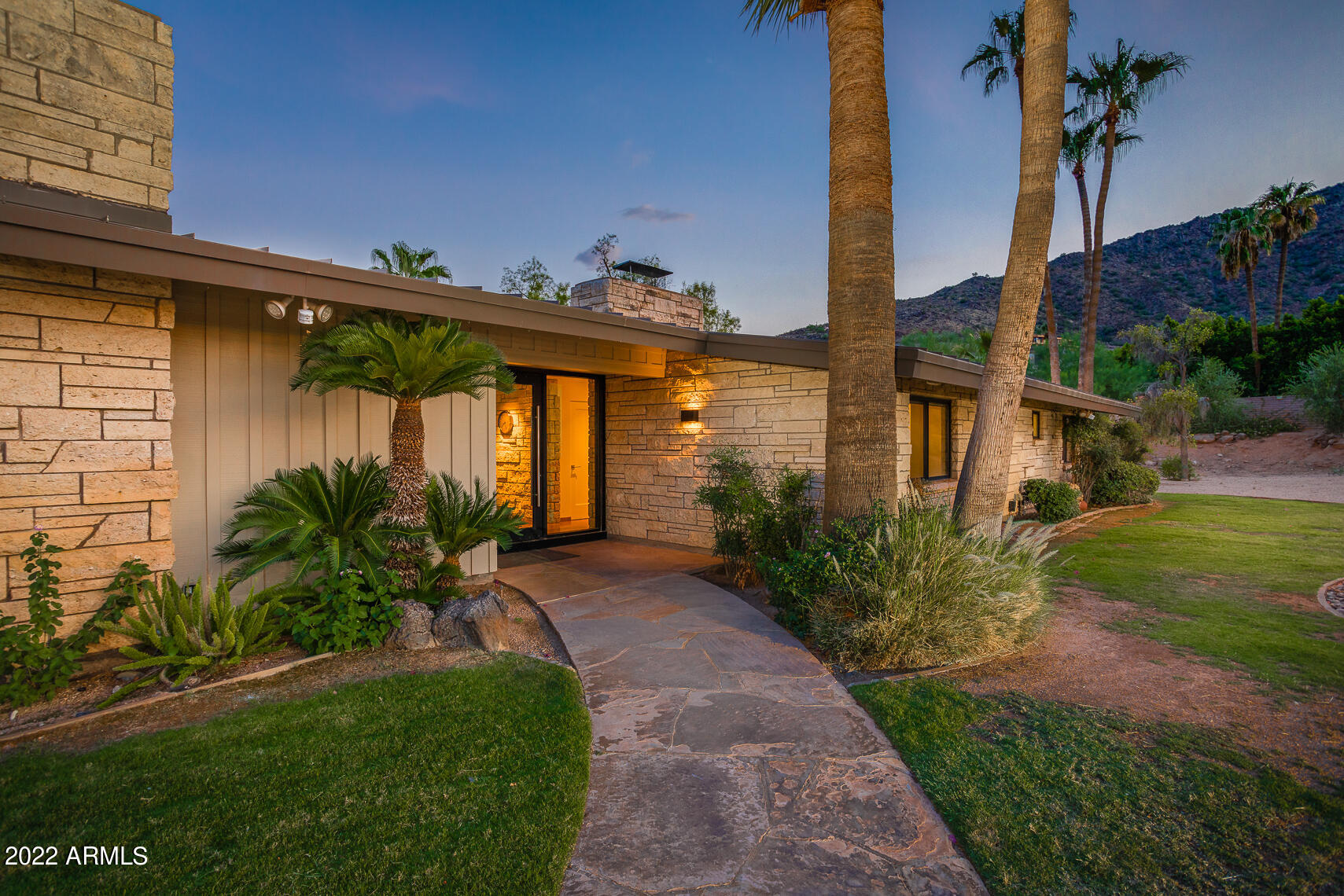 ROLLING HILLS - Residential