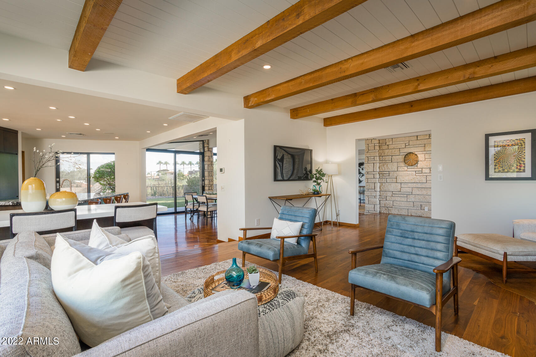 ROLLING HILLS - Residential