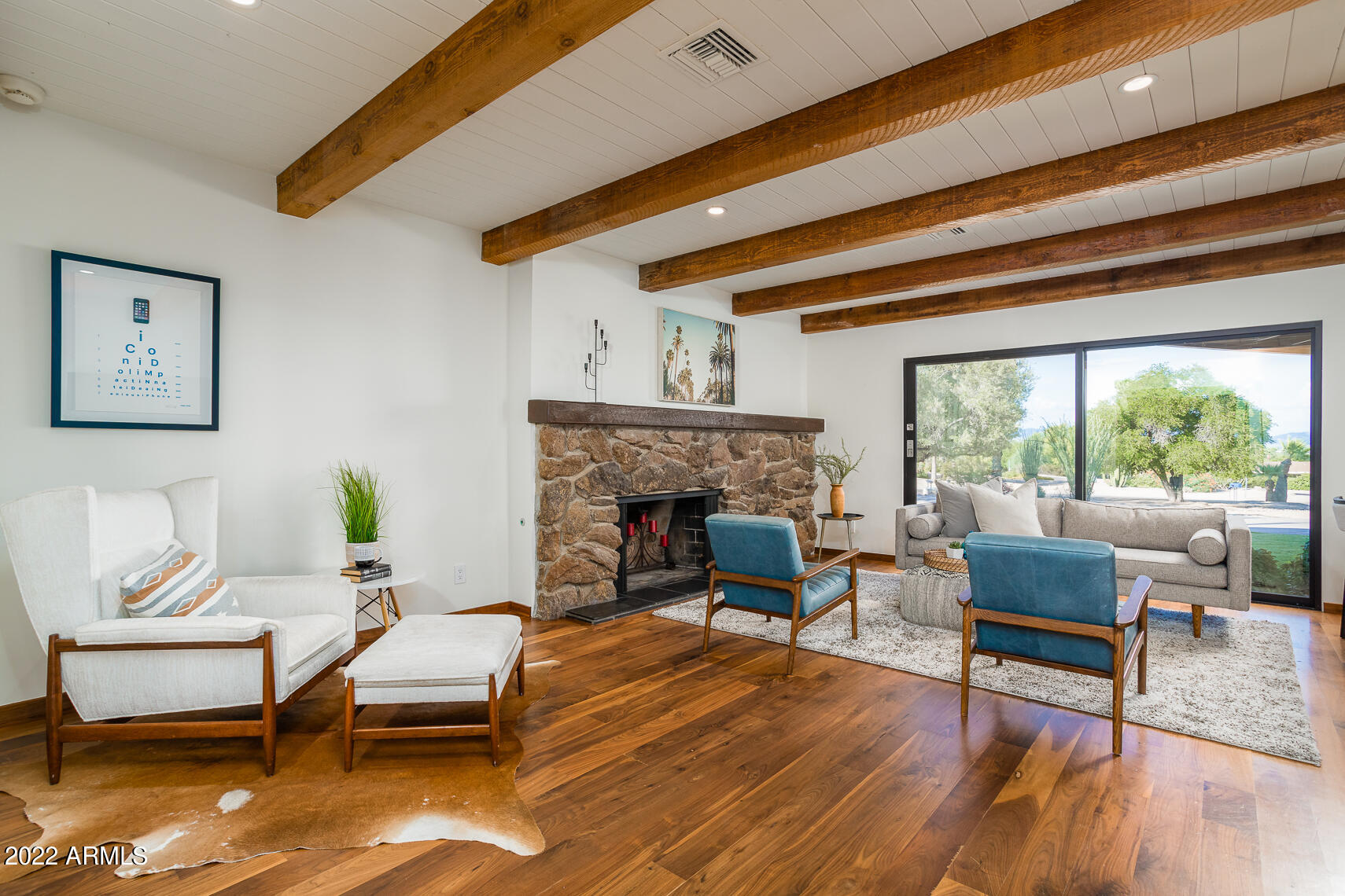 ROLLING HILLS - Residential