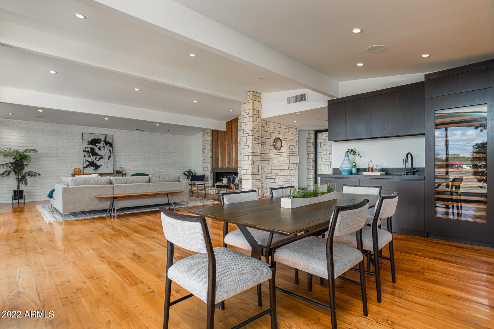 ROLLING HILLS - Residential