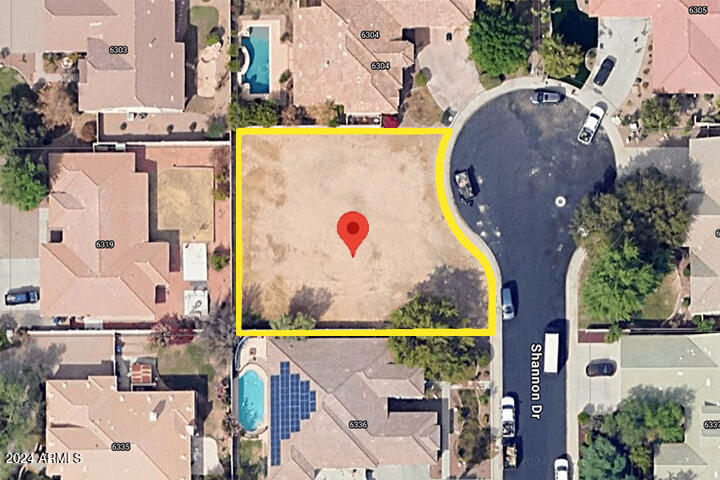 Great lot to build custom home. Conveniently located near freeway access and minutes to down town Tempe.