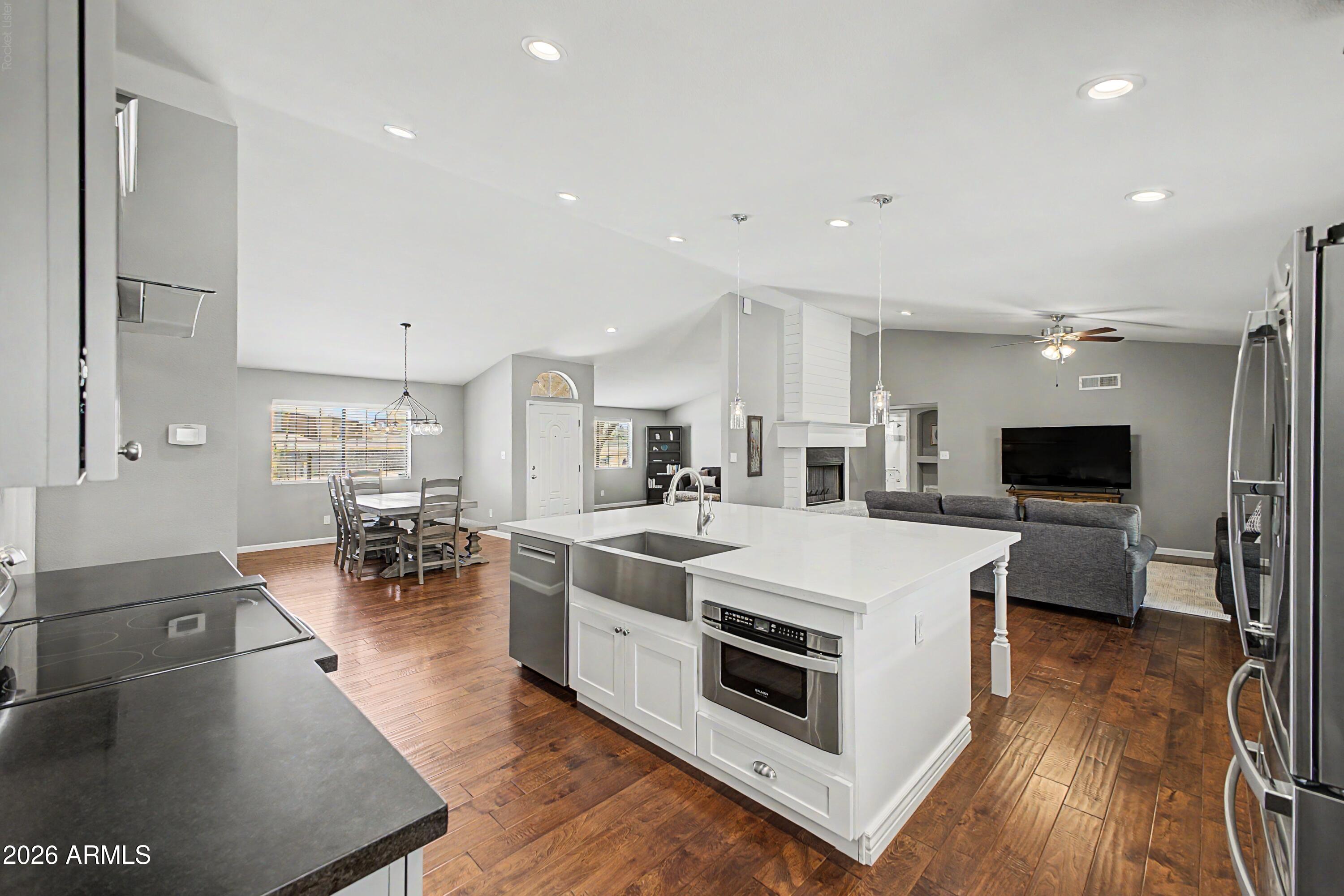 LA PAZ AT DESERT SPRINGS UNIT 20 - Residential