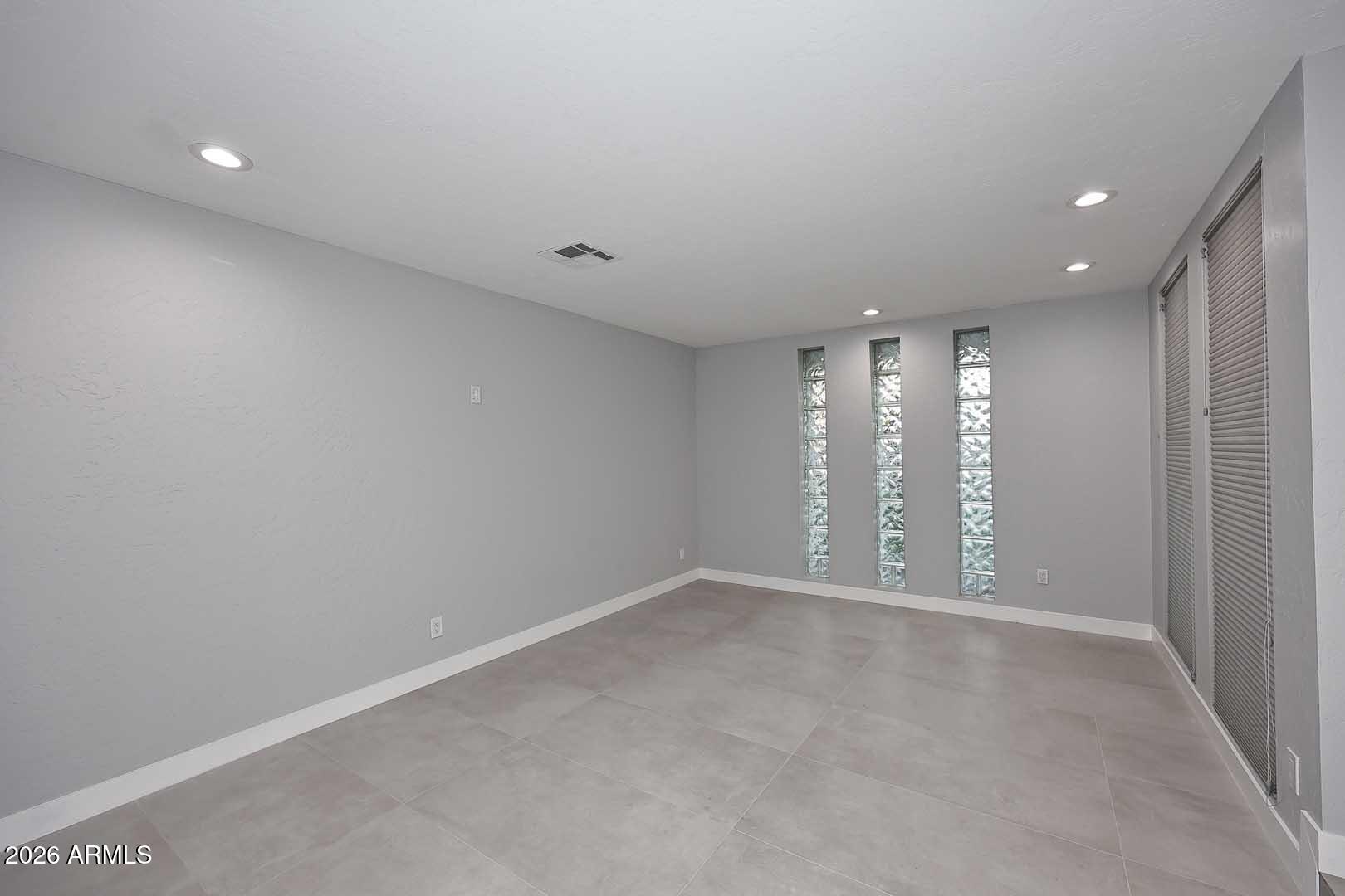 SANDS EAST 2 - Residential