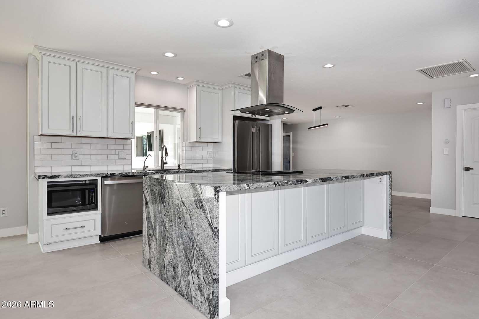 SANDS EAST 2 - Residential