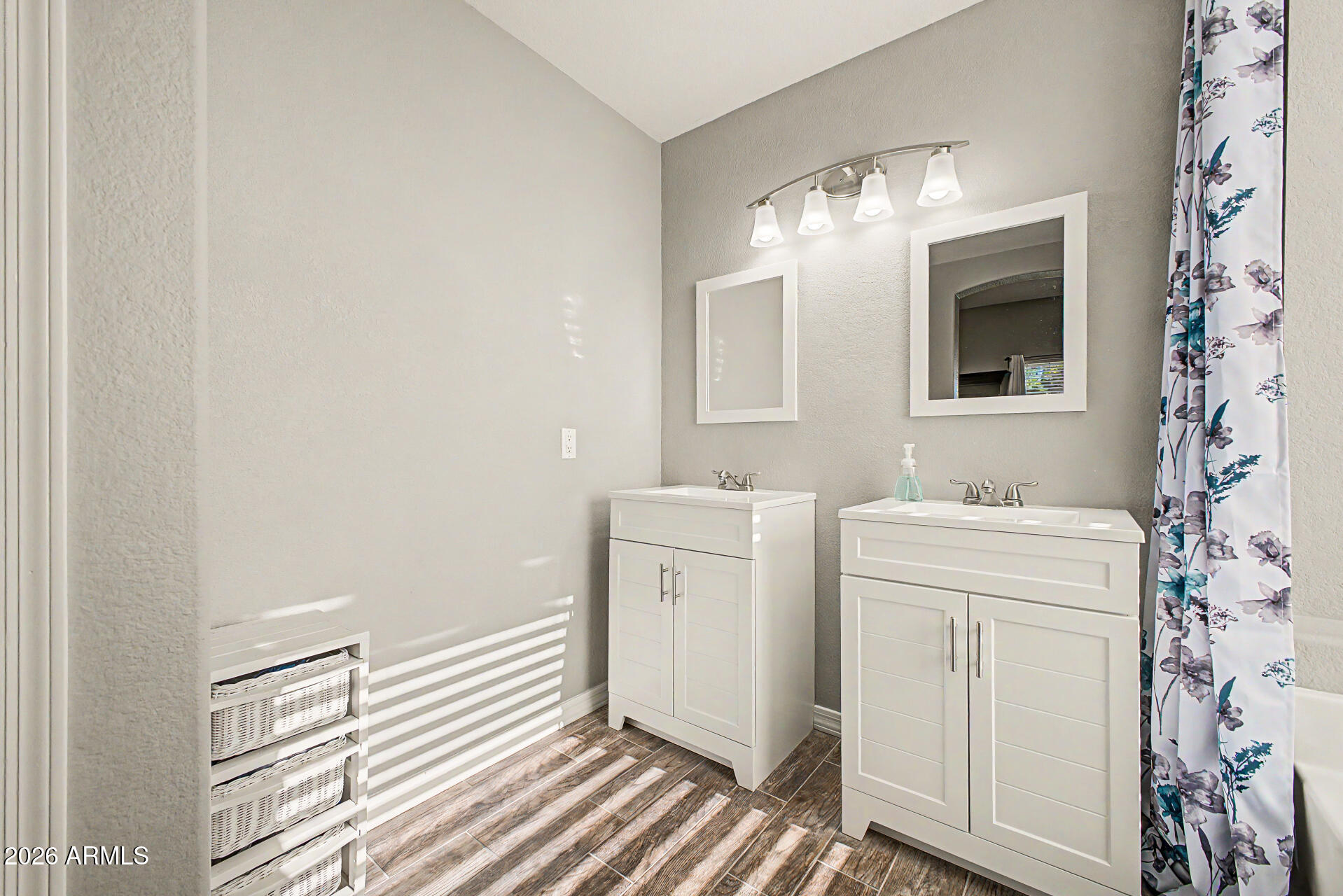 WEST PLAZA 31 32 AMD LOT 1-608 TR A-C - Residential