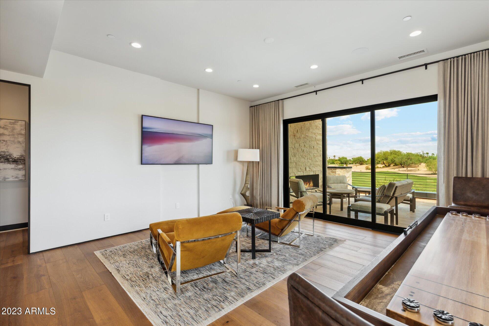 PHOENICIAN - Residential