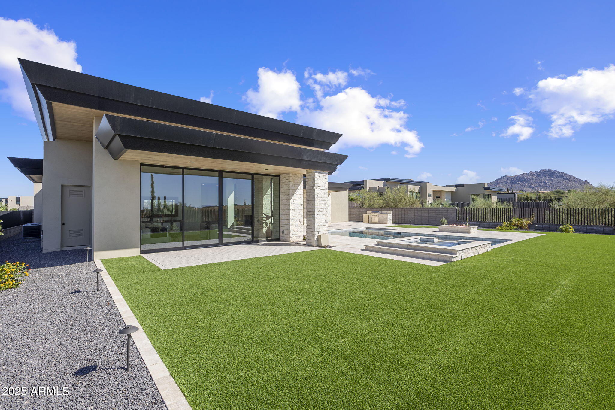 SOLITUDE - Residential