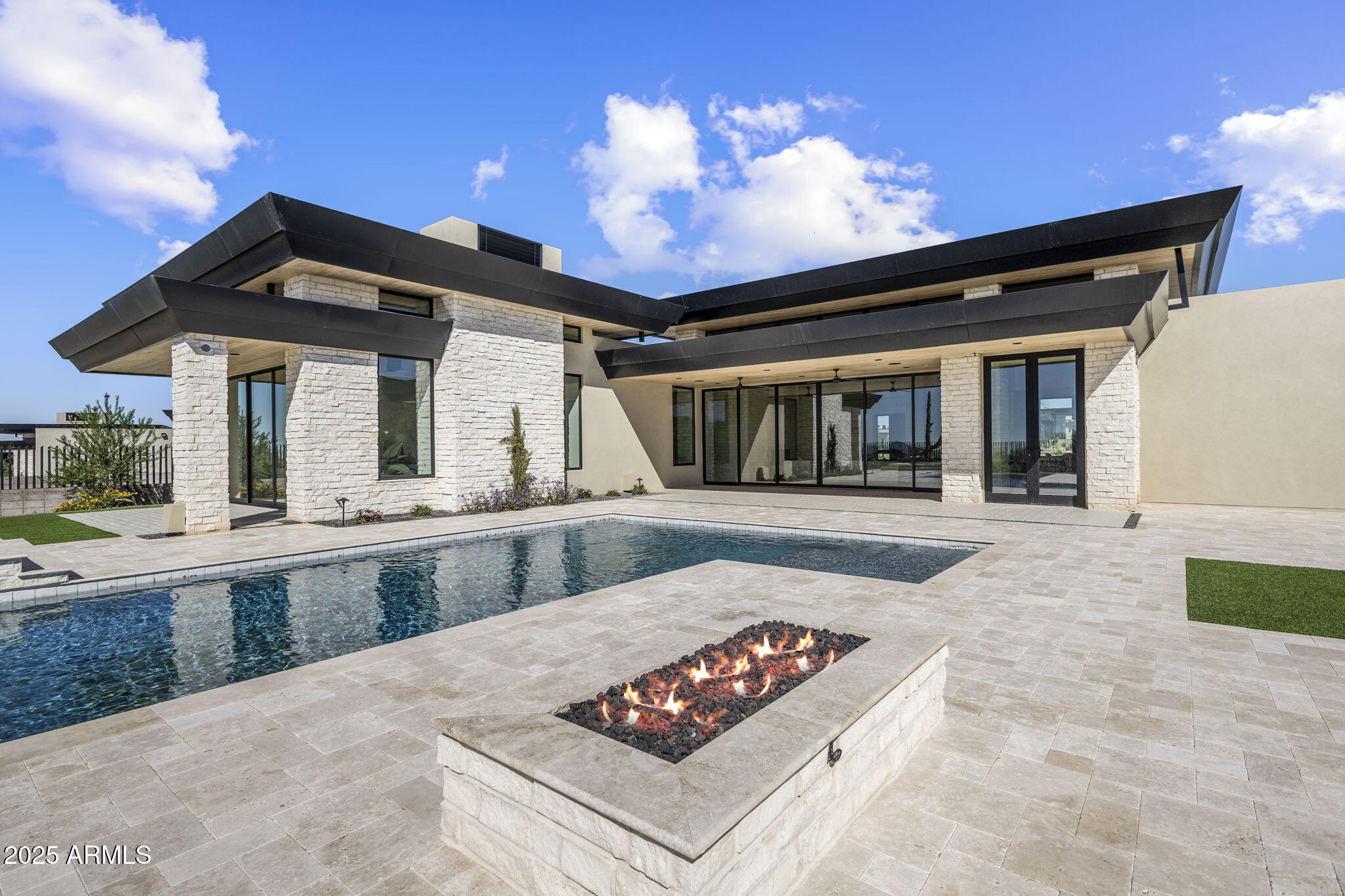 SOLITUDE - Residential