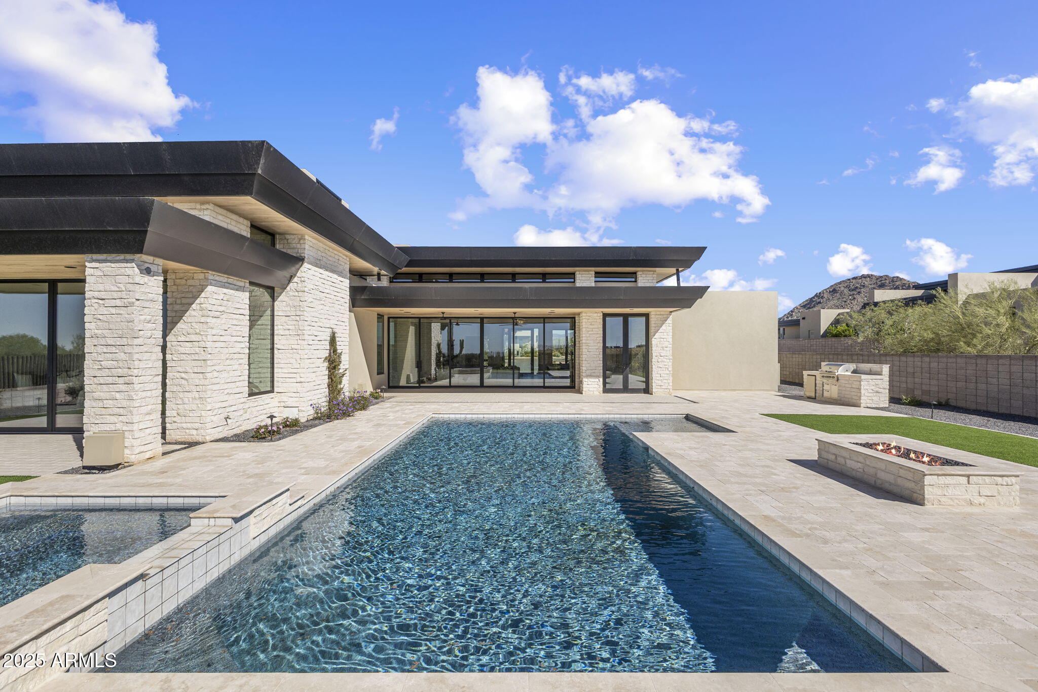 SOLITUDE - Residential