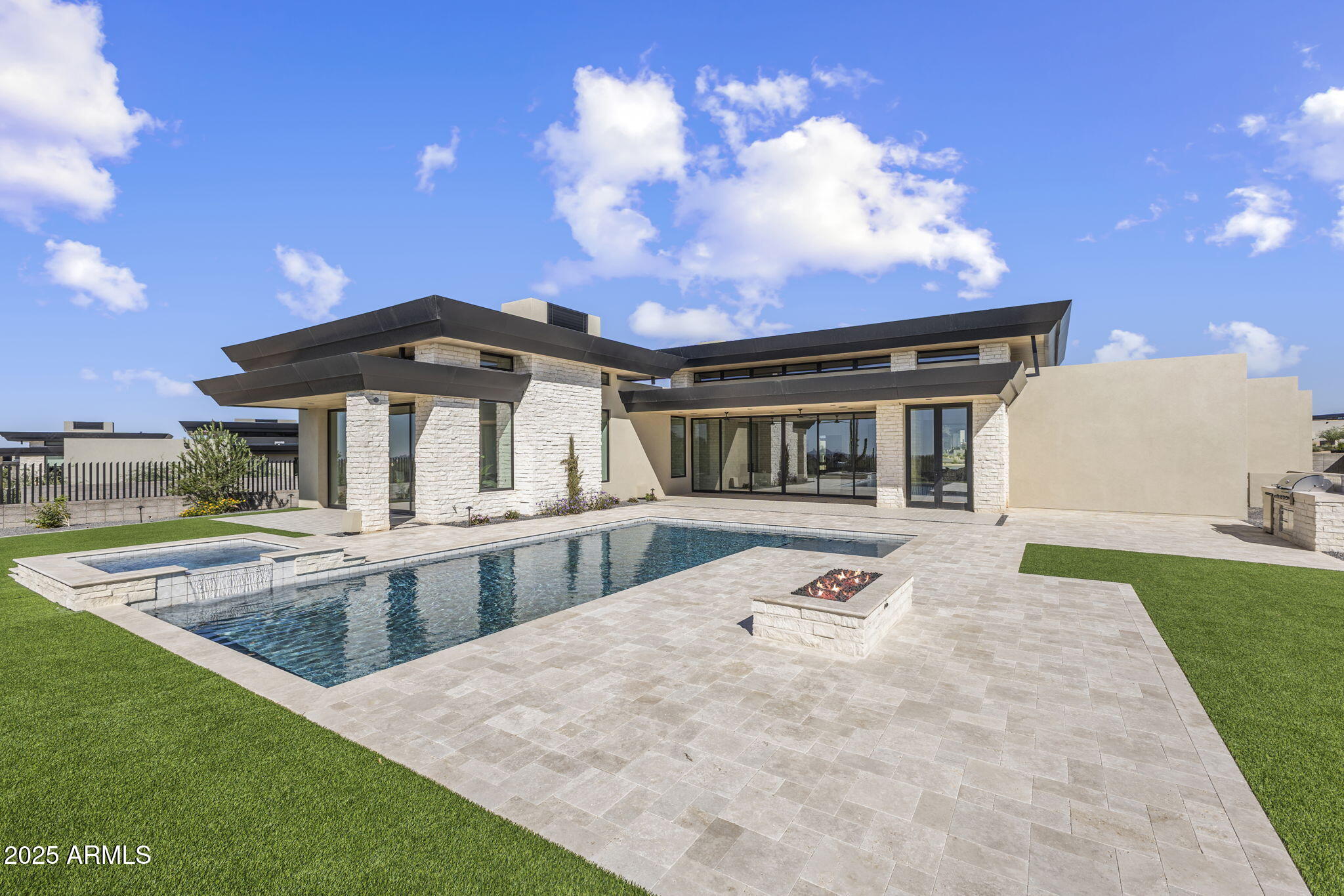 SOLITUDE - Residential