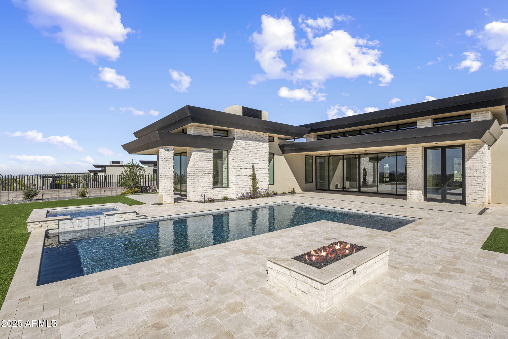 SOLITUDE - Residential