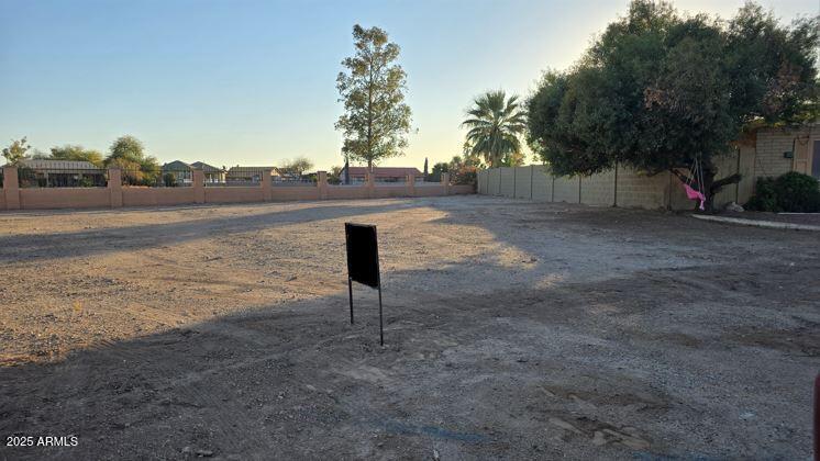 ARIZONA CITY UNIT THREE - Land