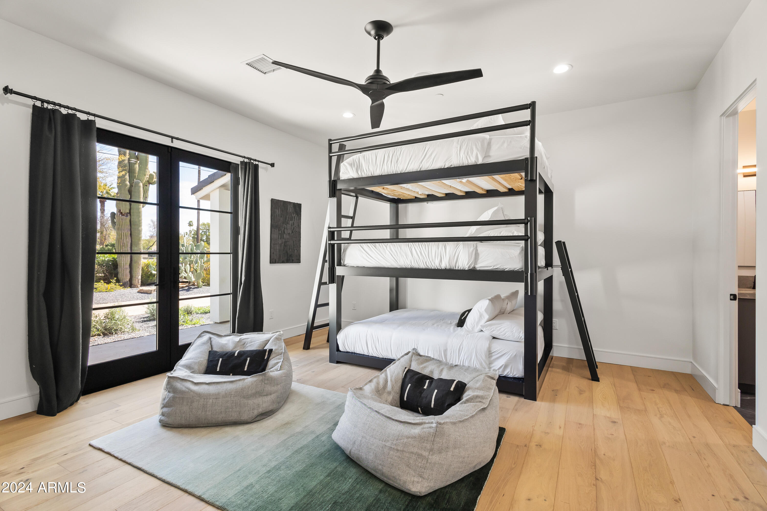CAMELBACK CLUB ESTATES - Residential