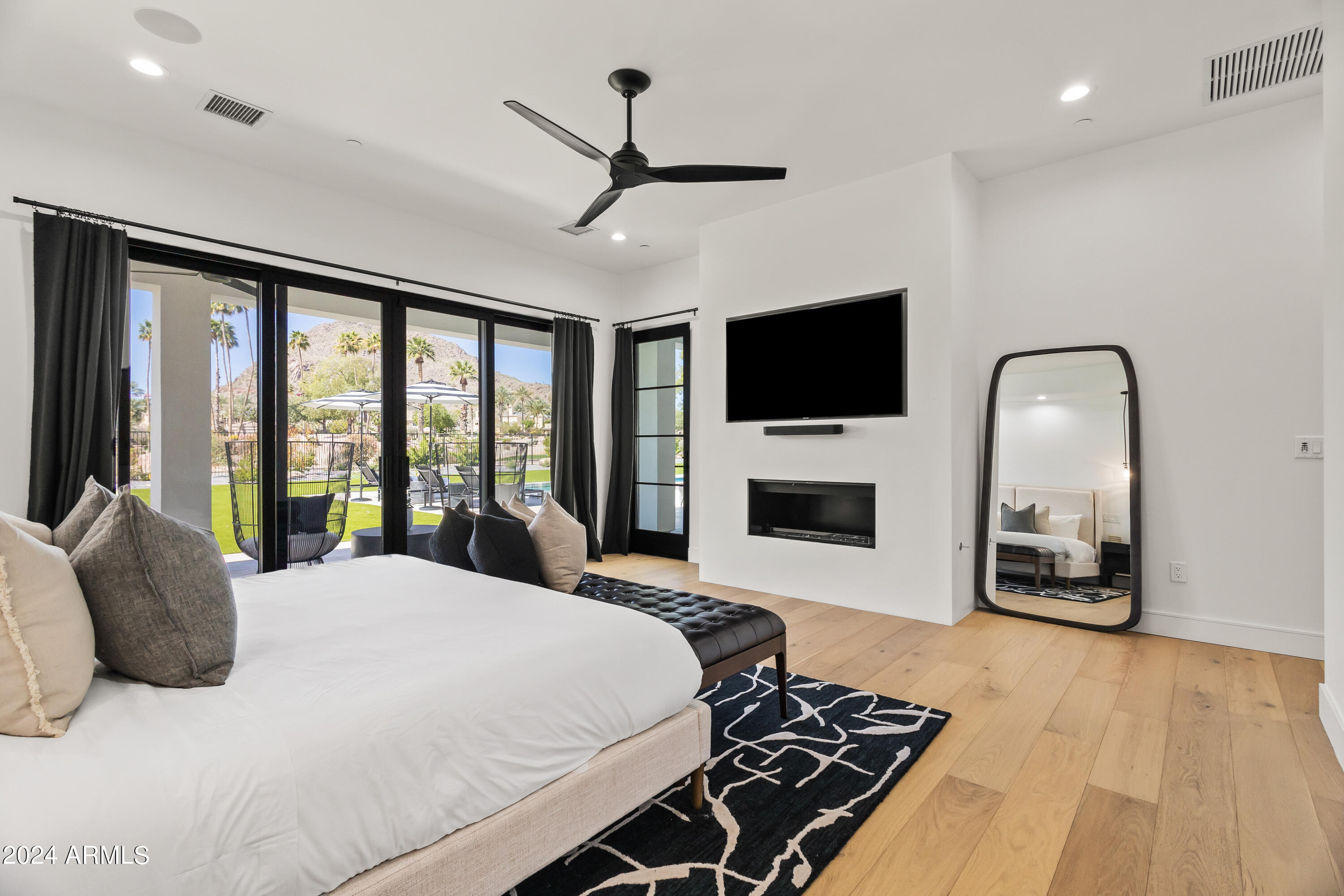 CAMELBACK CLUB ESTATES - Residential
