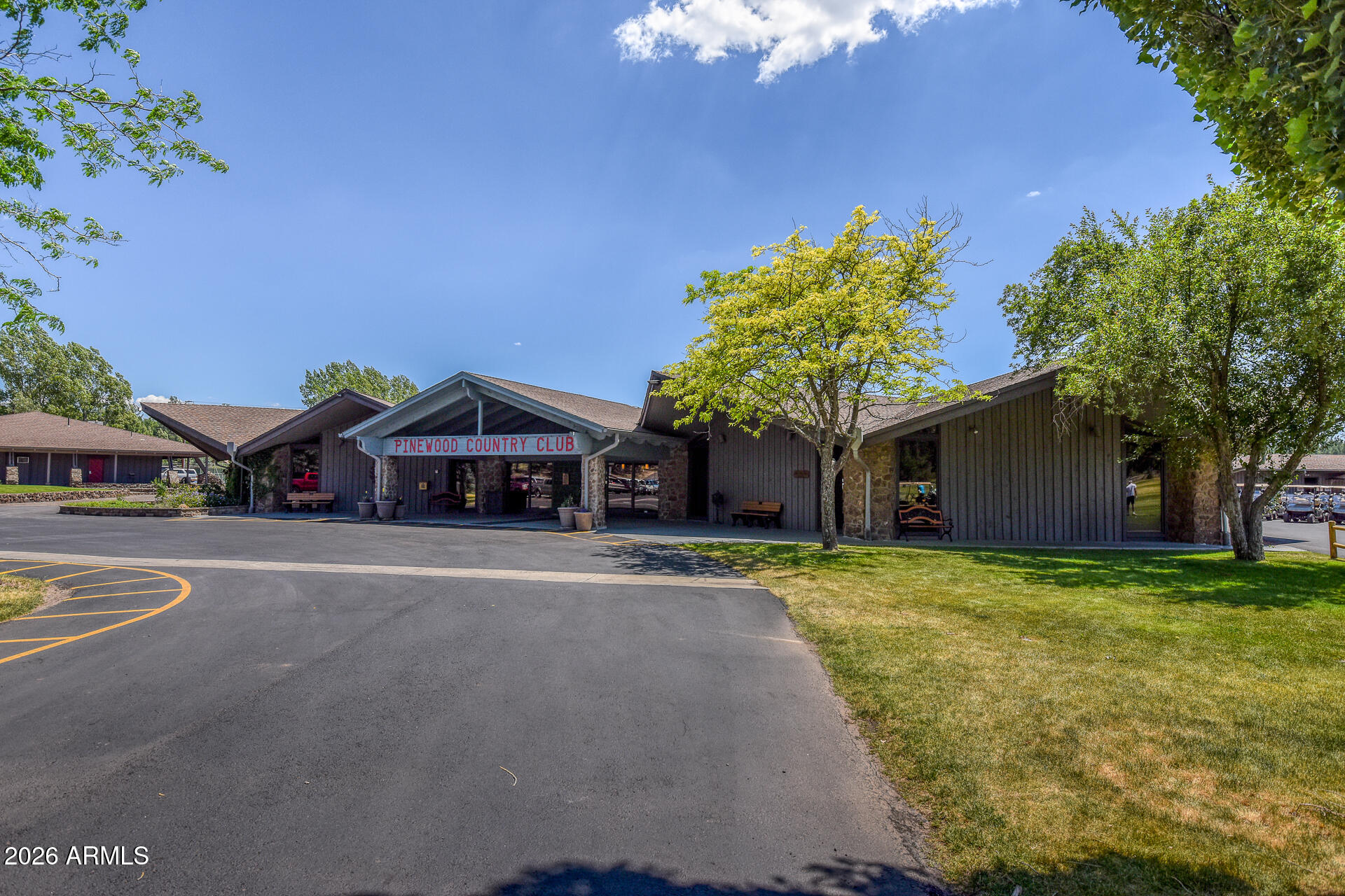PINEWOOD 12 - Residential