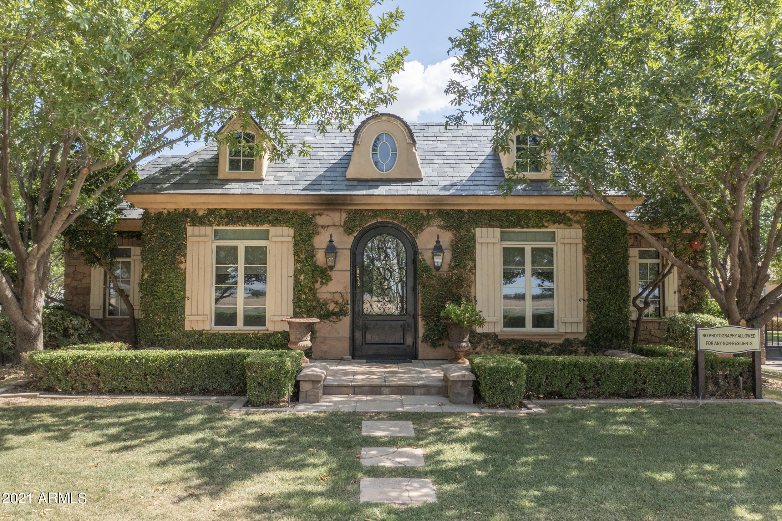 THE PECANS - Residential