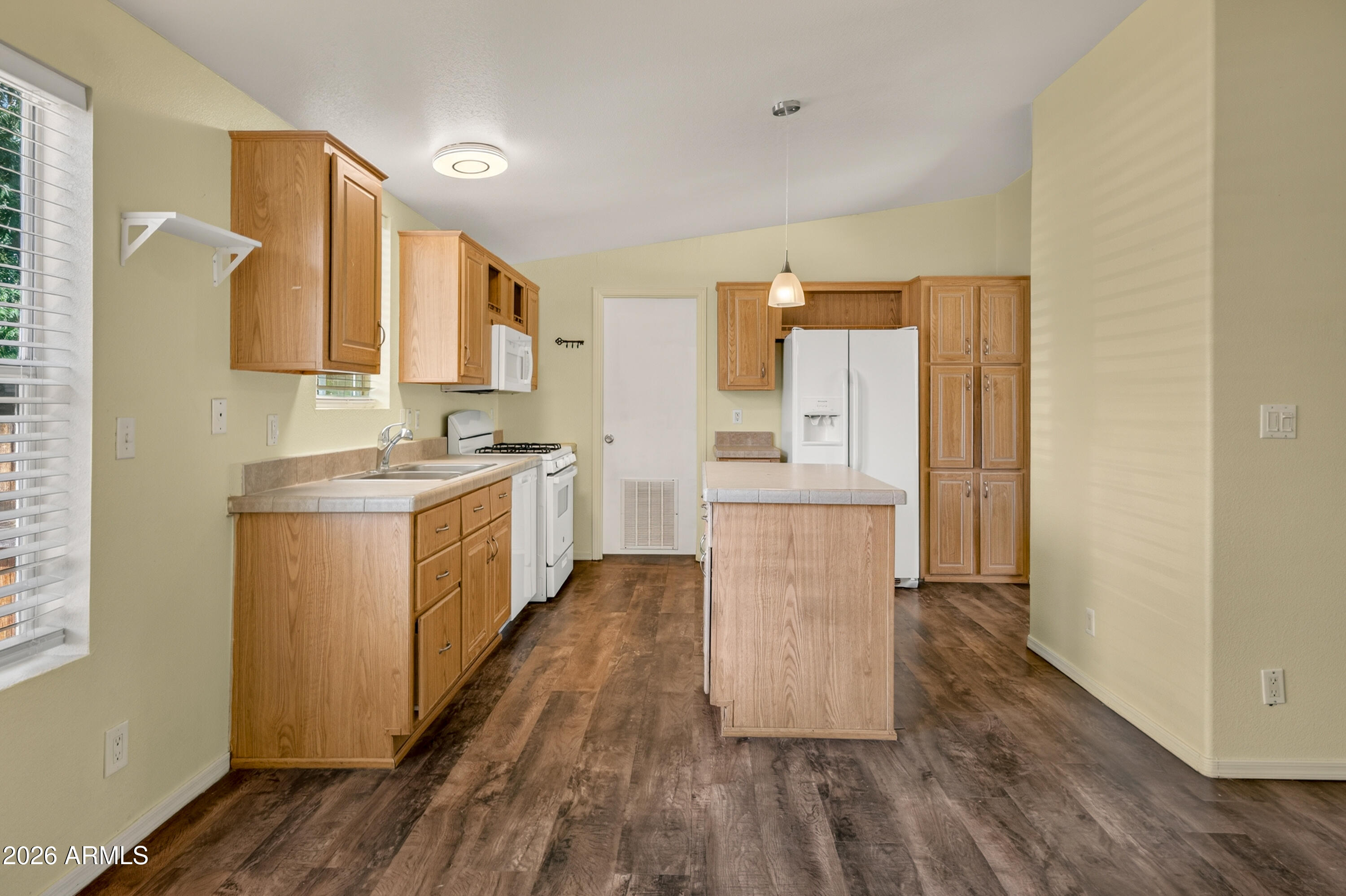 VERDE LAKE ESTATES - Residential