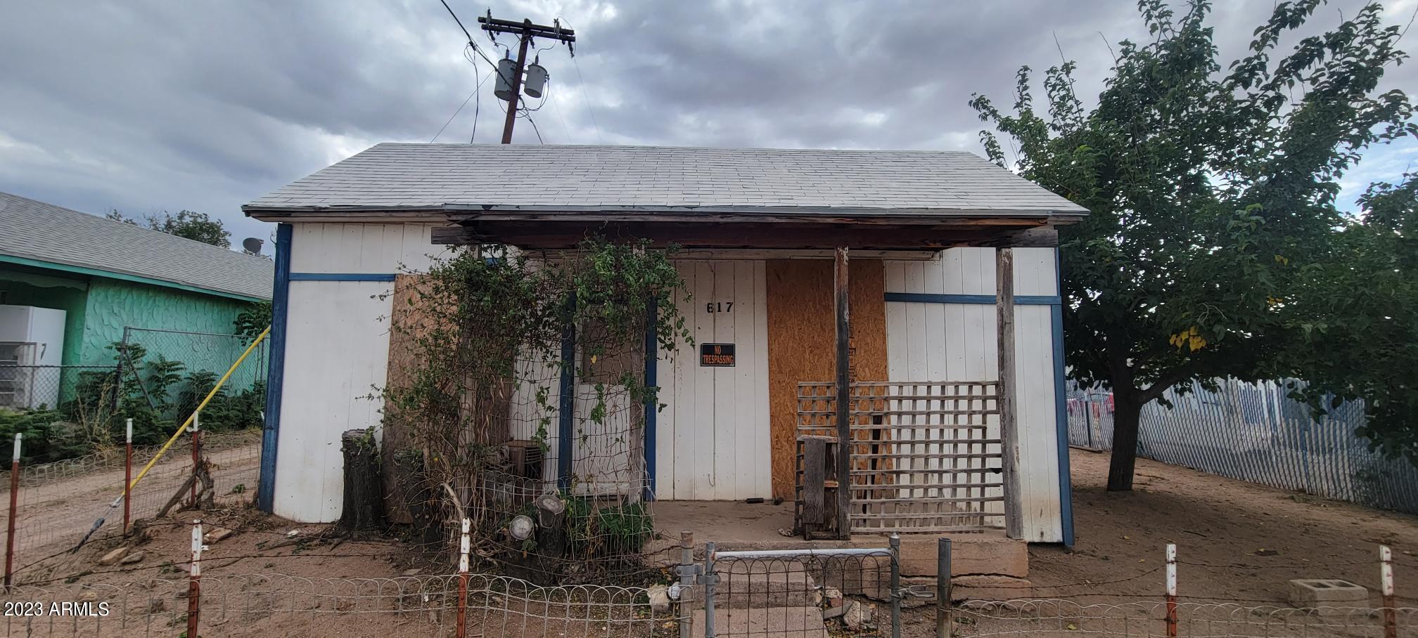 DOUGLAS - Residential