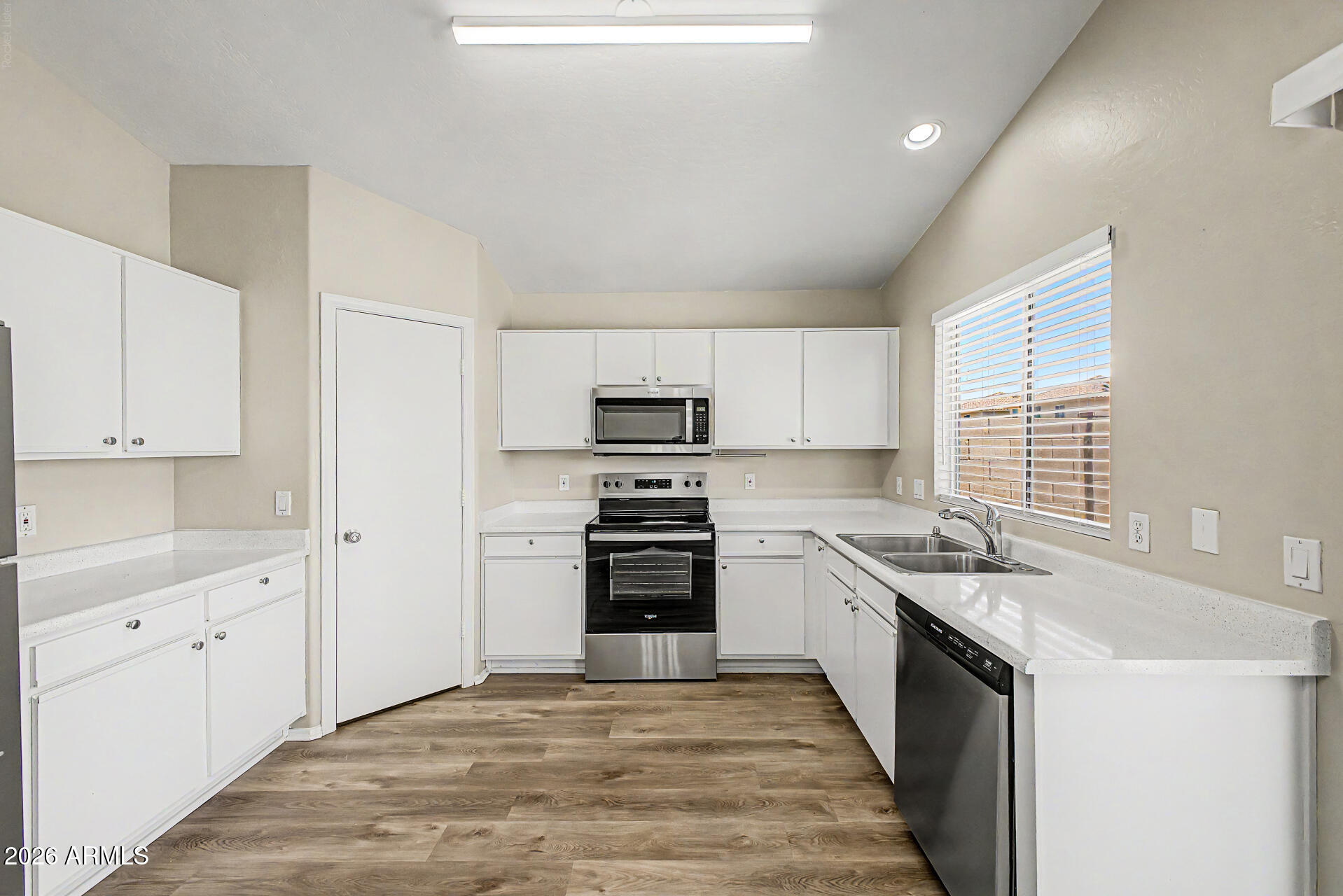 SUNDIAL 3 UNIT 1 - Residential