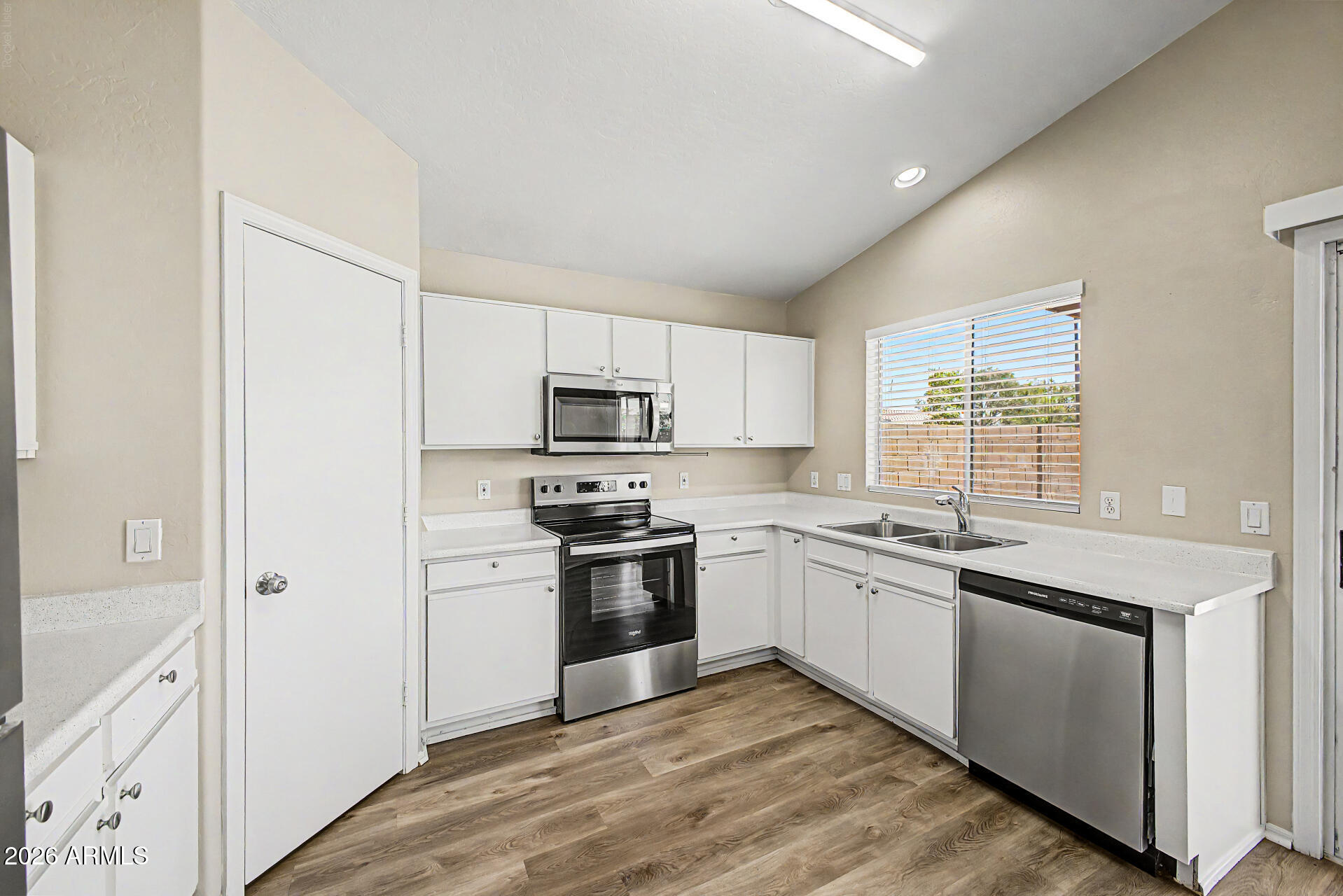 SUNDIAL 3 UNIT 1 - Residential