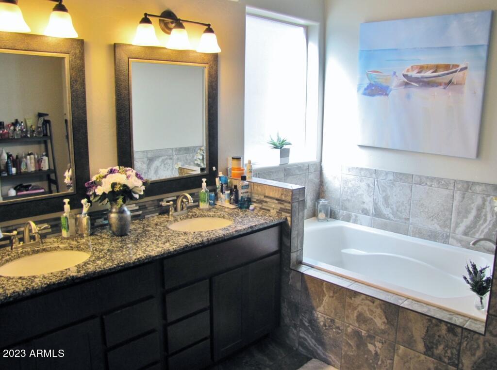 MESA VERDE ESTATES - Residential Lease