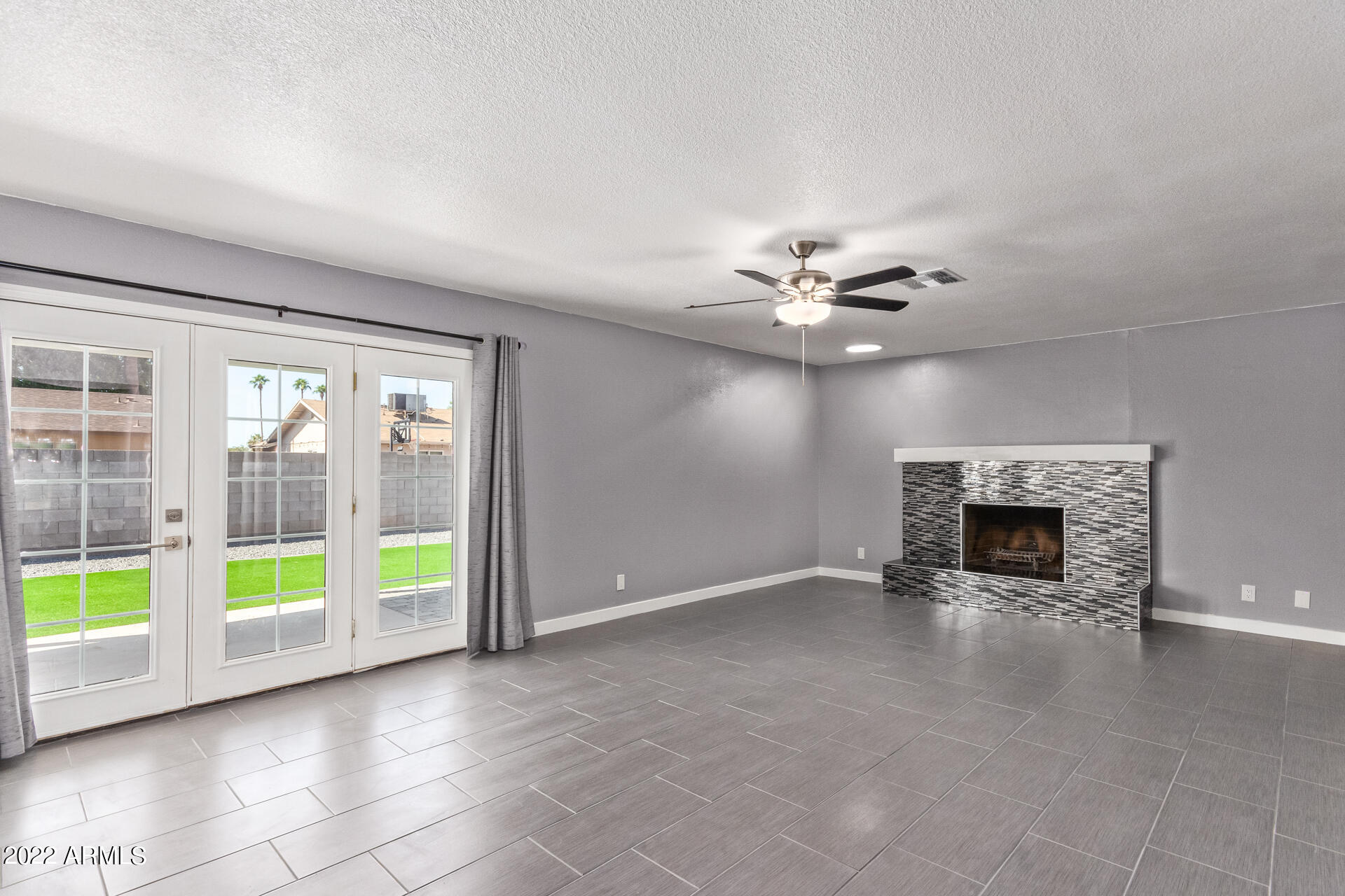 SUNRIDGE UNIT 4 - Residential Lease