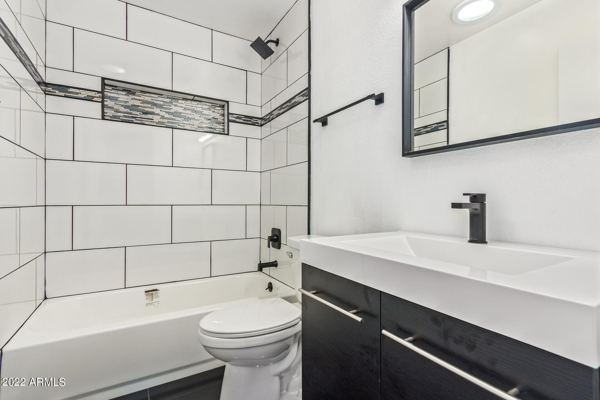 SUNRIDGE UNIT 4 - Residential Lease