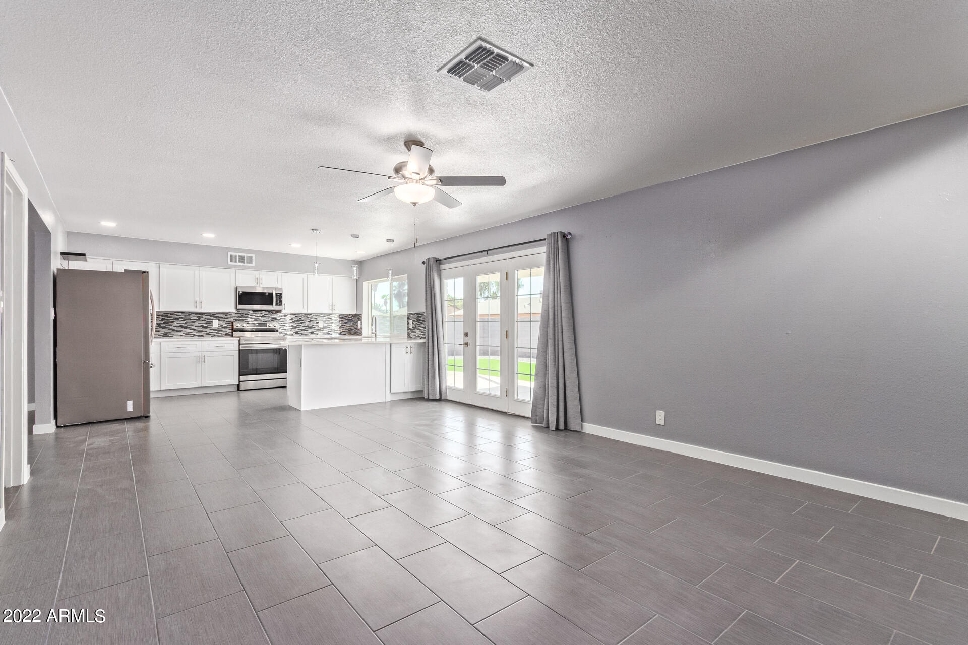 SUNRIDGE UNIT 4 - Residential Lease
