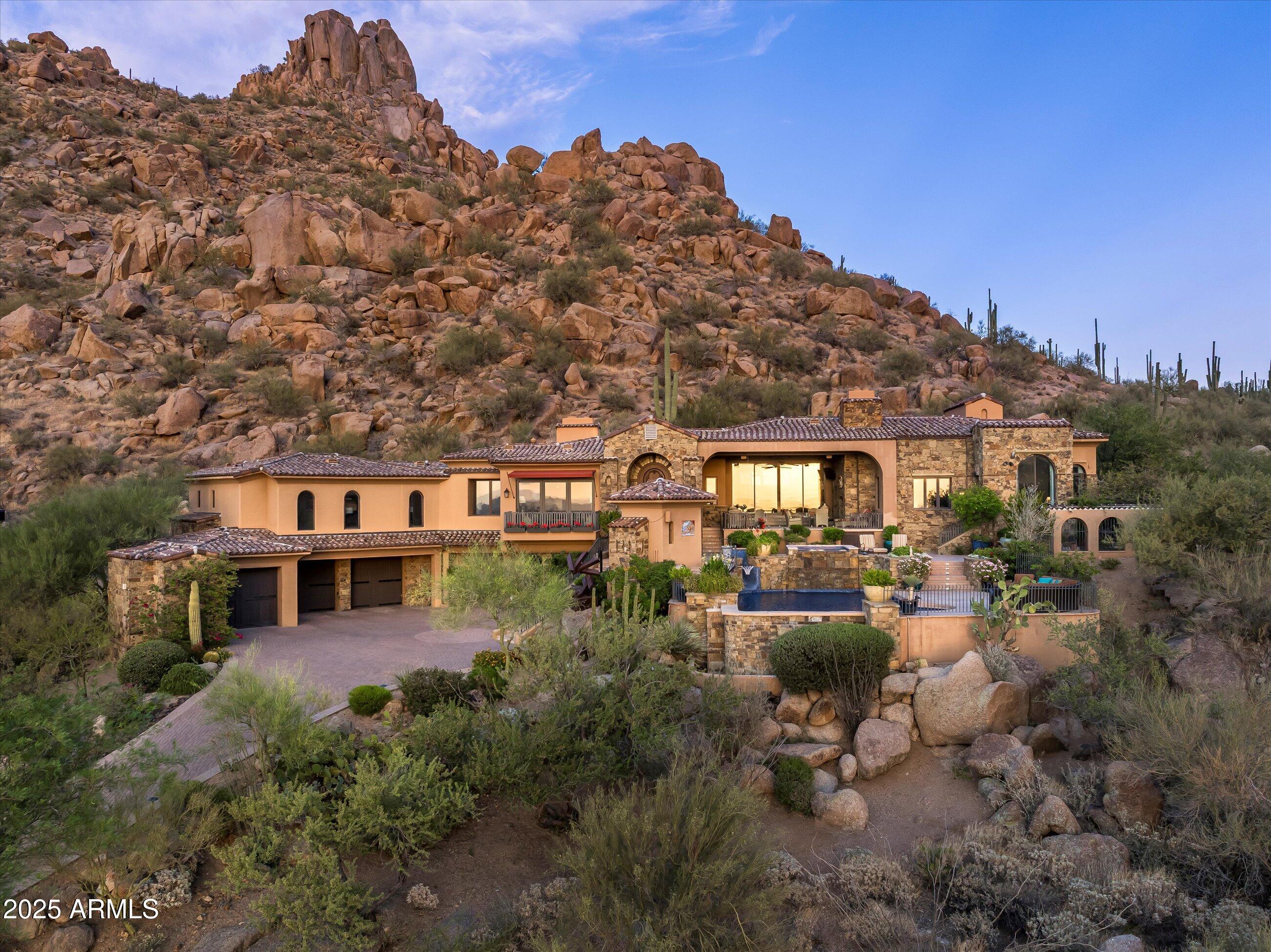 ESTANCIA - Residential