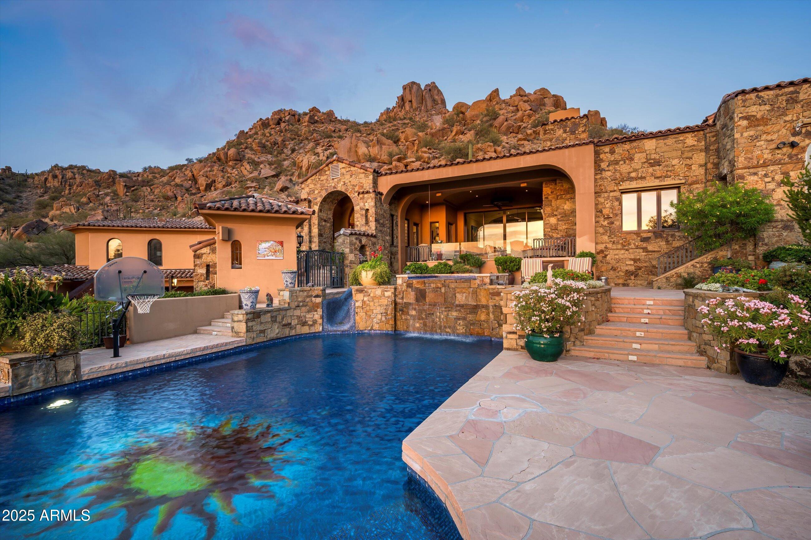 ESTANCIA - Residential