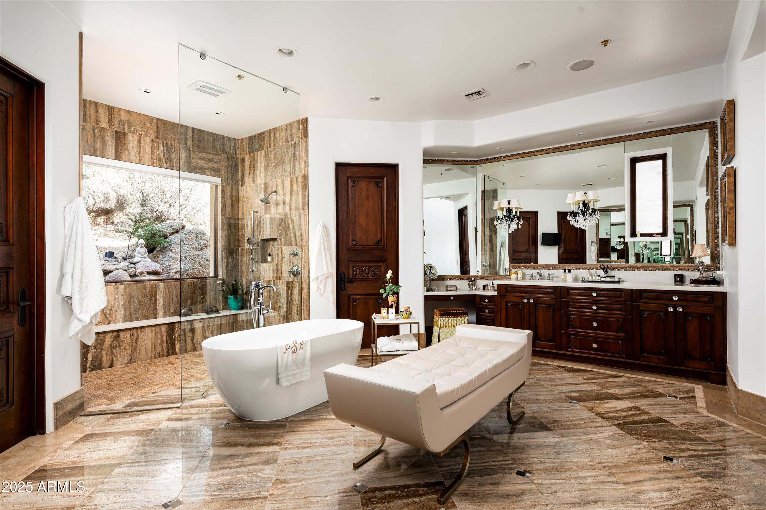 ESTANCIA - Residential