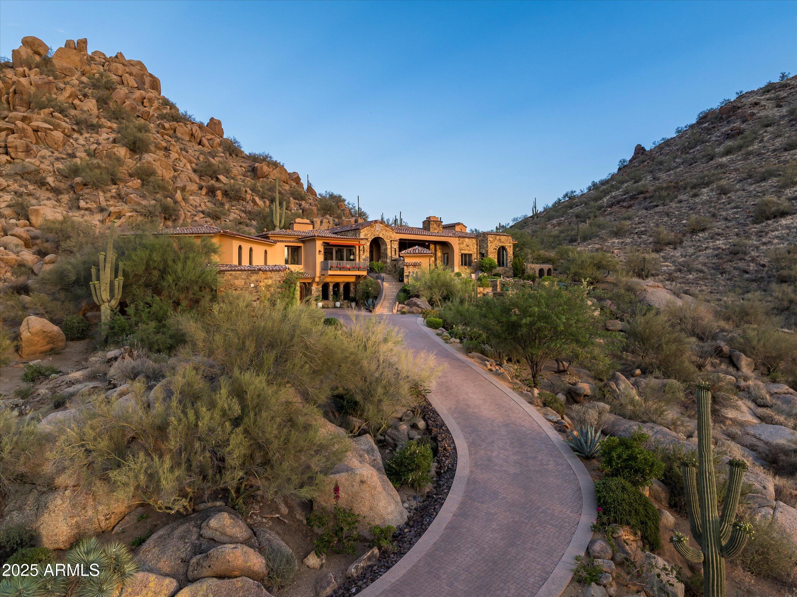 ESTANCIA - Residential