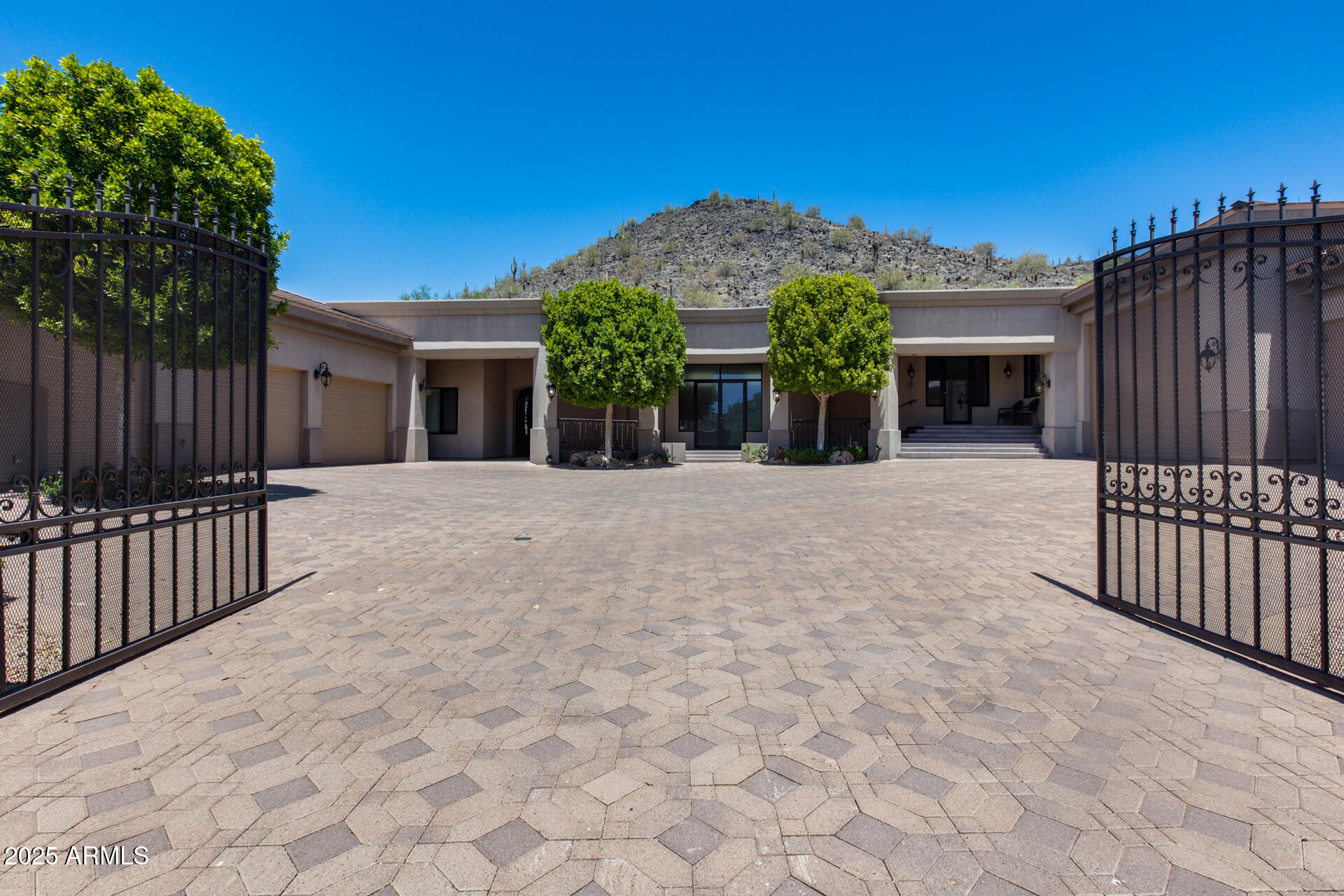 ARROWHEAD MANOR ESTATES - Residential