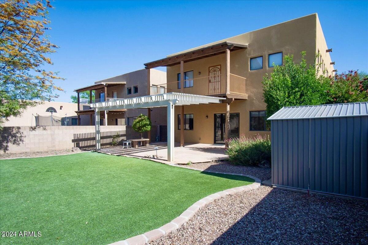 THE LEGENDS VALIENTE - Residential