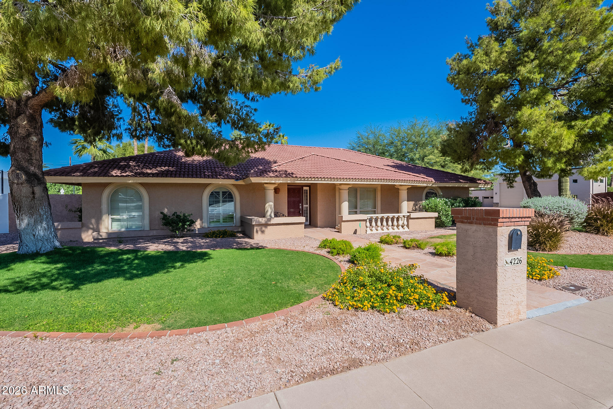 PARADISE VALLEY FOOTHILLS - Residential
